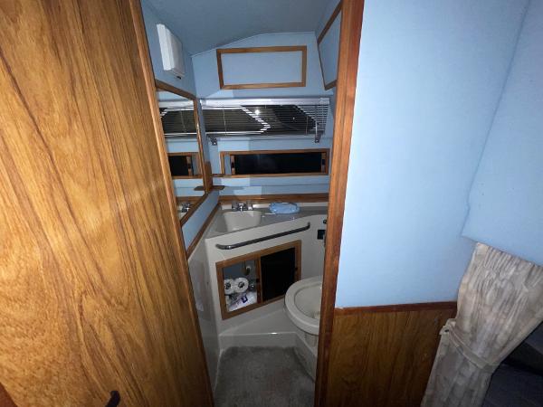 1988 Sea Ray 268 Express Cruiser - 20
