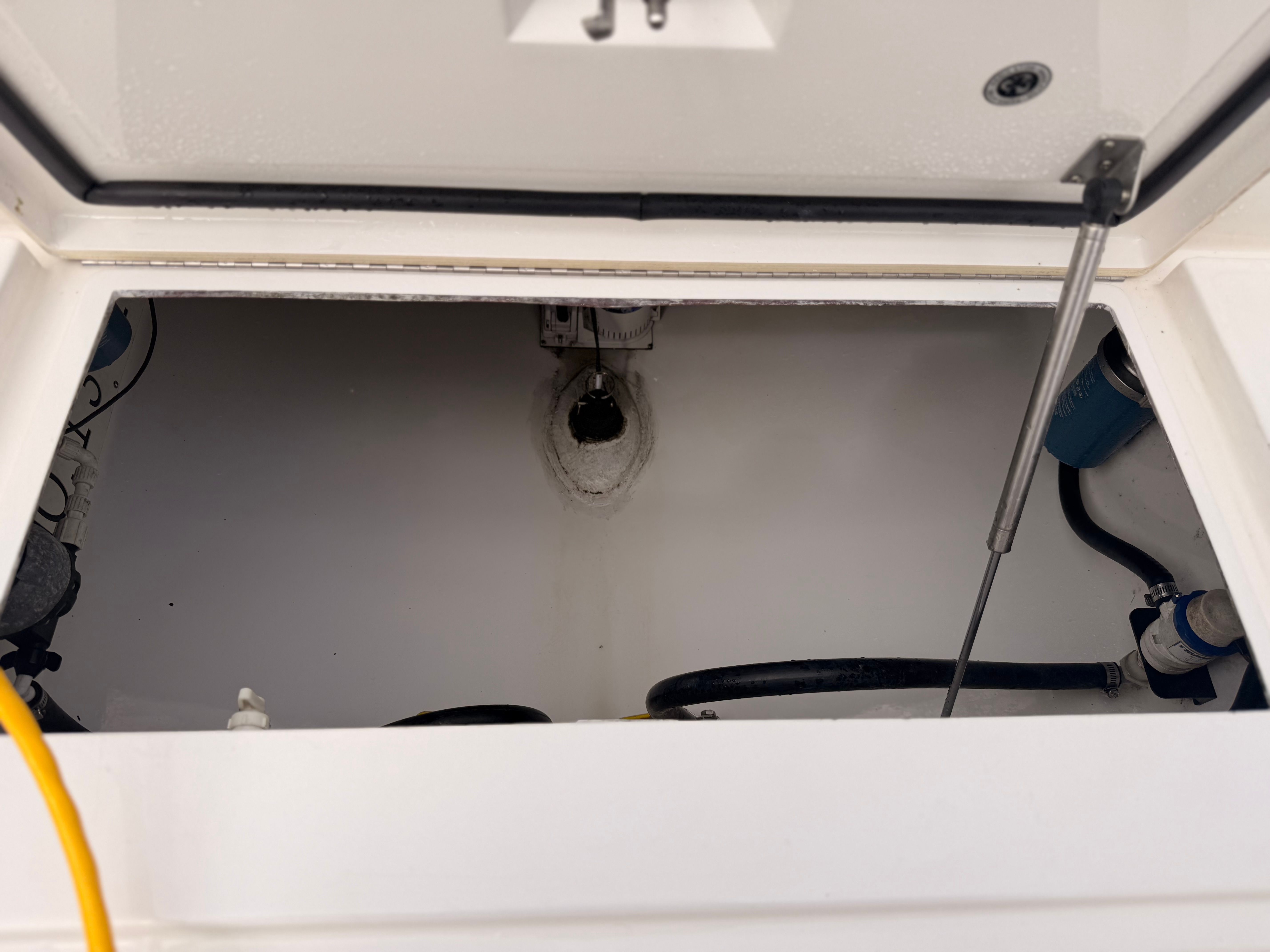 2007 Regulator 32 Forward Seating - 79