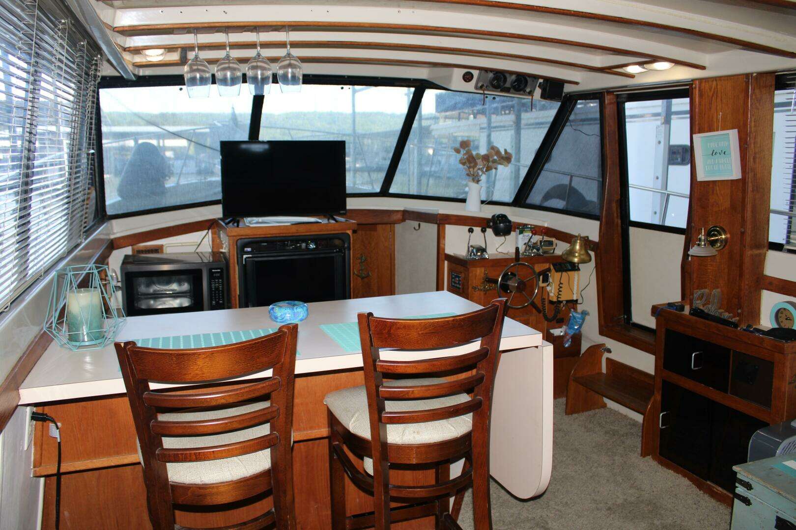 1986 Mainship 40' Double Cabin - Image 8