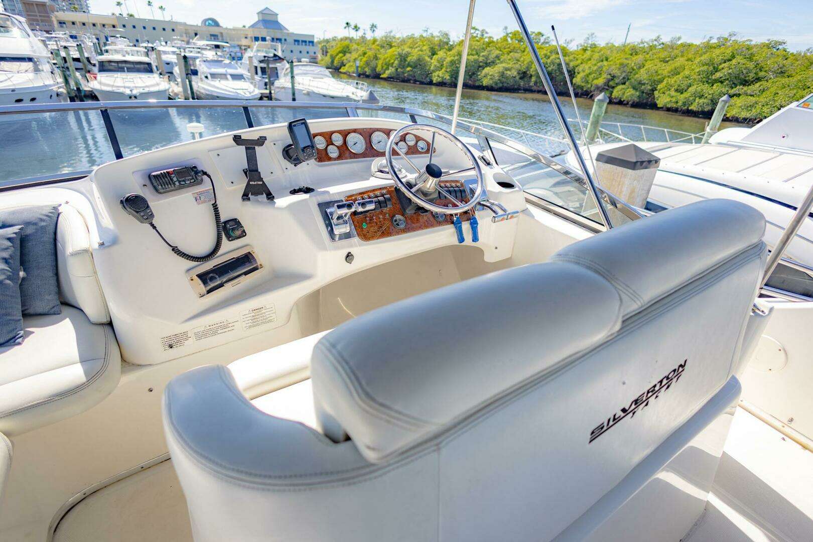 2001 Silverton Sport Bridge - Image 39