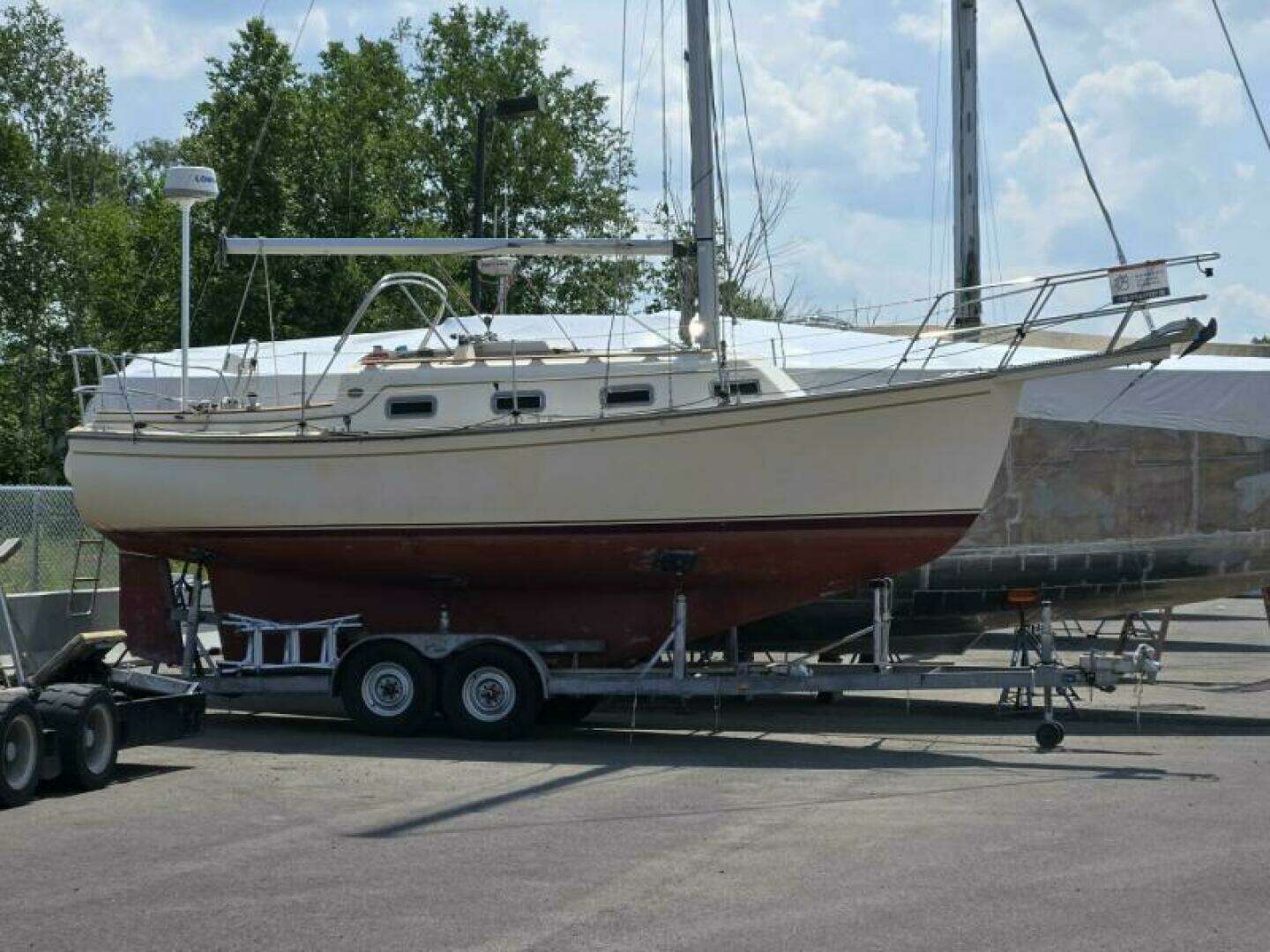 1988 Island Packet 27 - Image 2