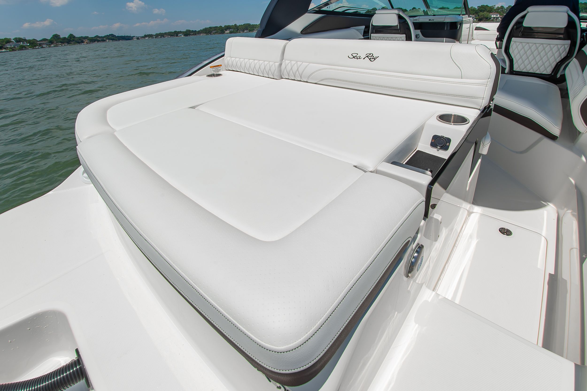 2023 Sea Ray SLX 260 - 11