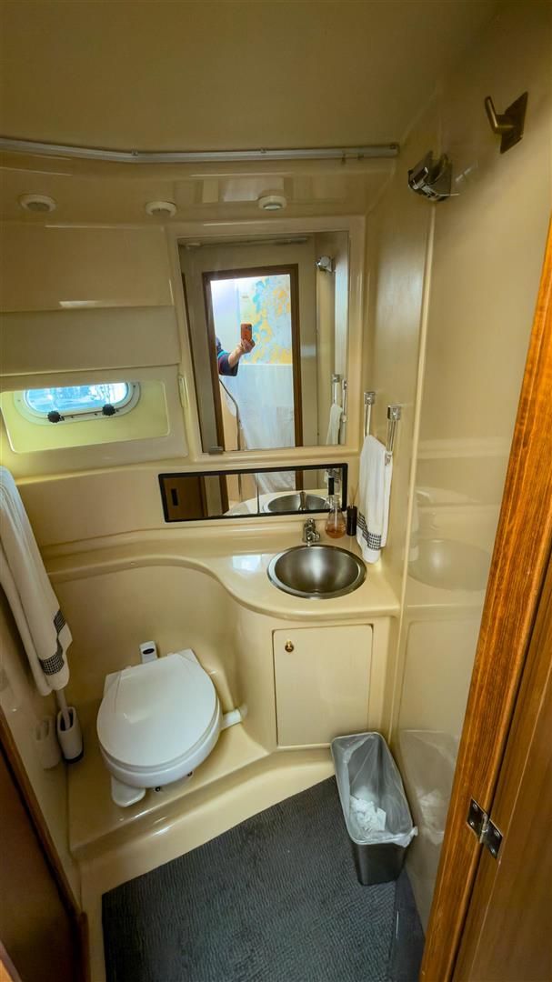 Bathroom of 2002 Bayliner 3988 Command Bridge Motoryacht.