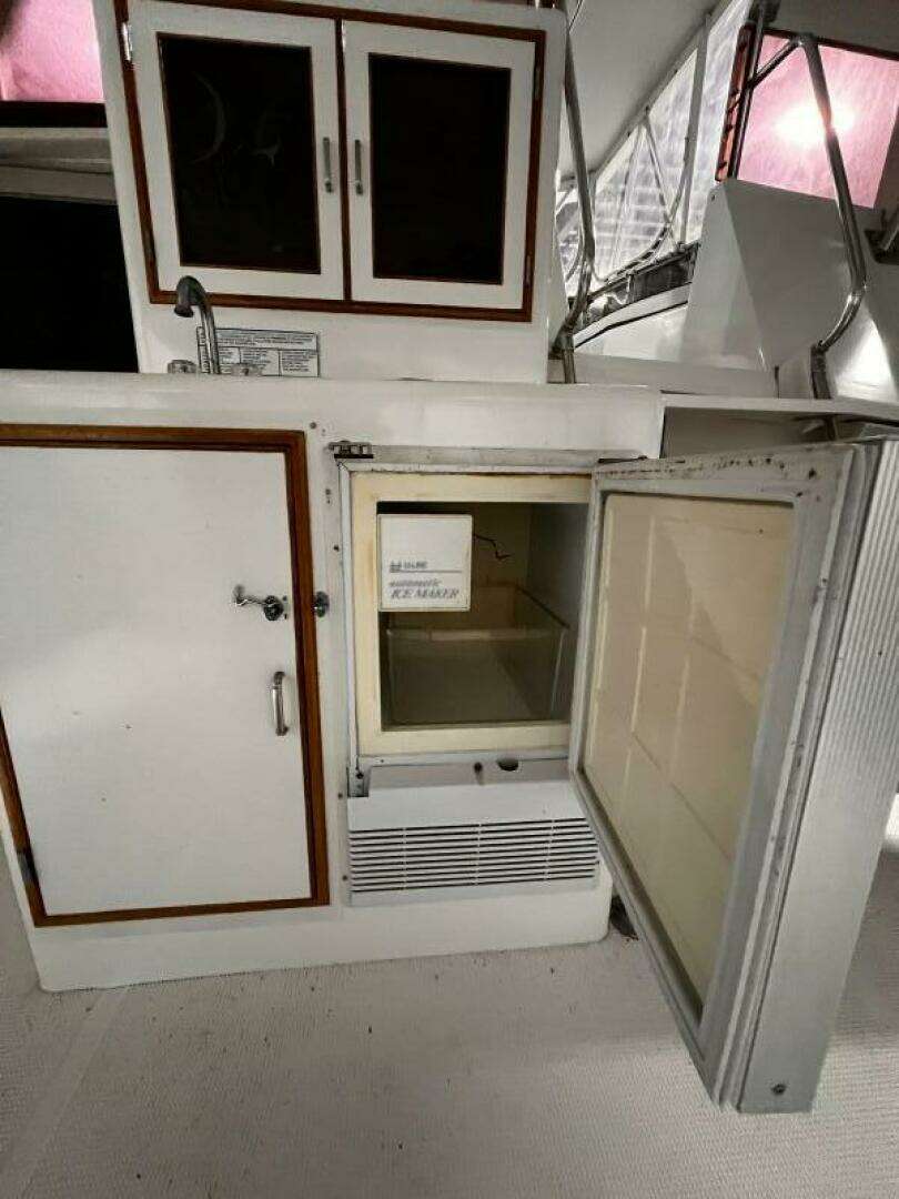 1989 Hi-Star 48 Sundeck - Image 8