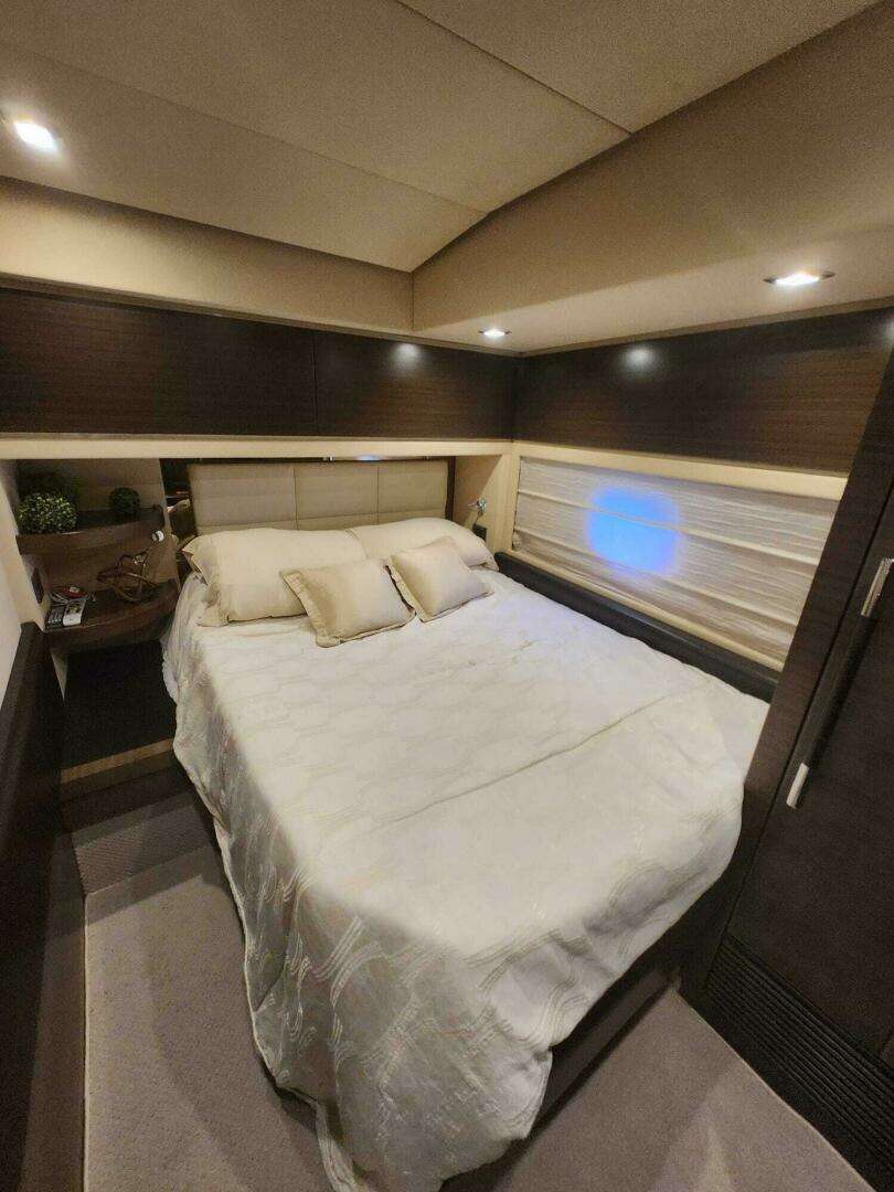 2014 Azimut Flybridge - Image 82