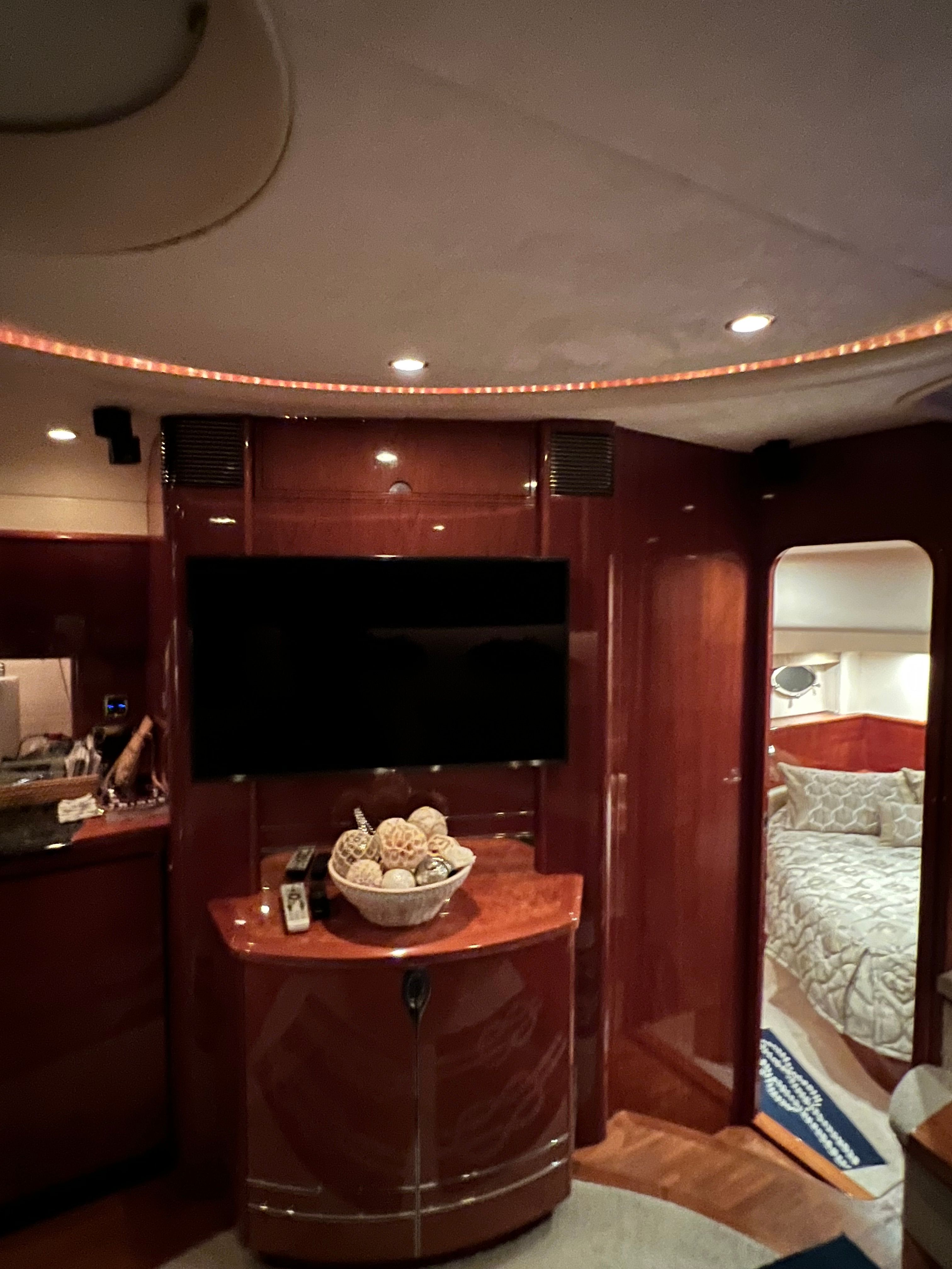 2004 Viking Princess V58 - 58