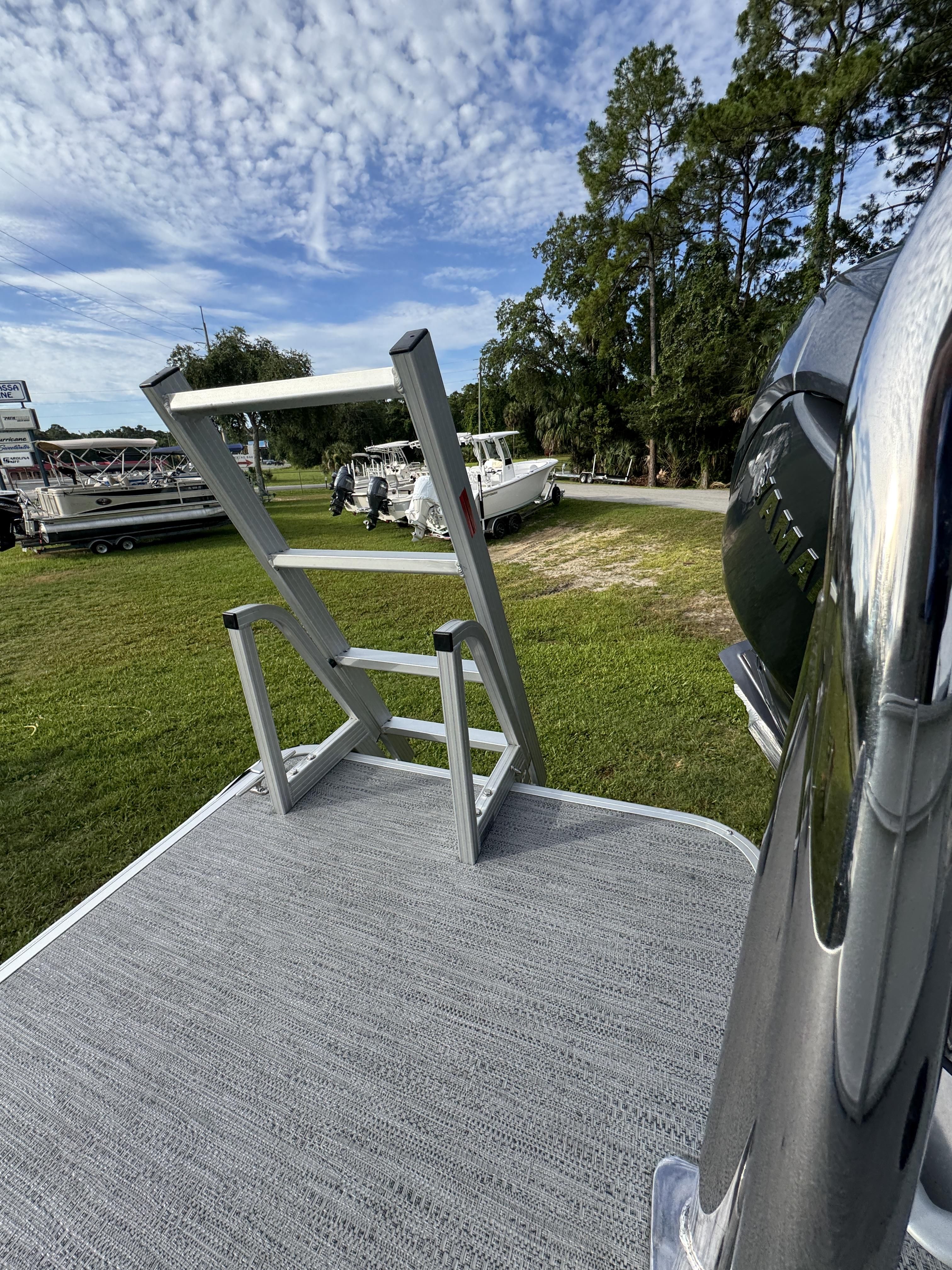 2026 Sweetwater Xperience Split Bench SW 2286 SBX Tri Toon - 46