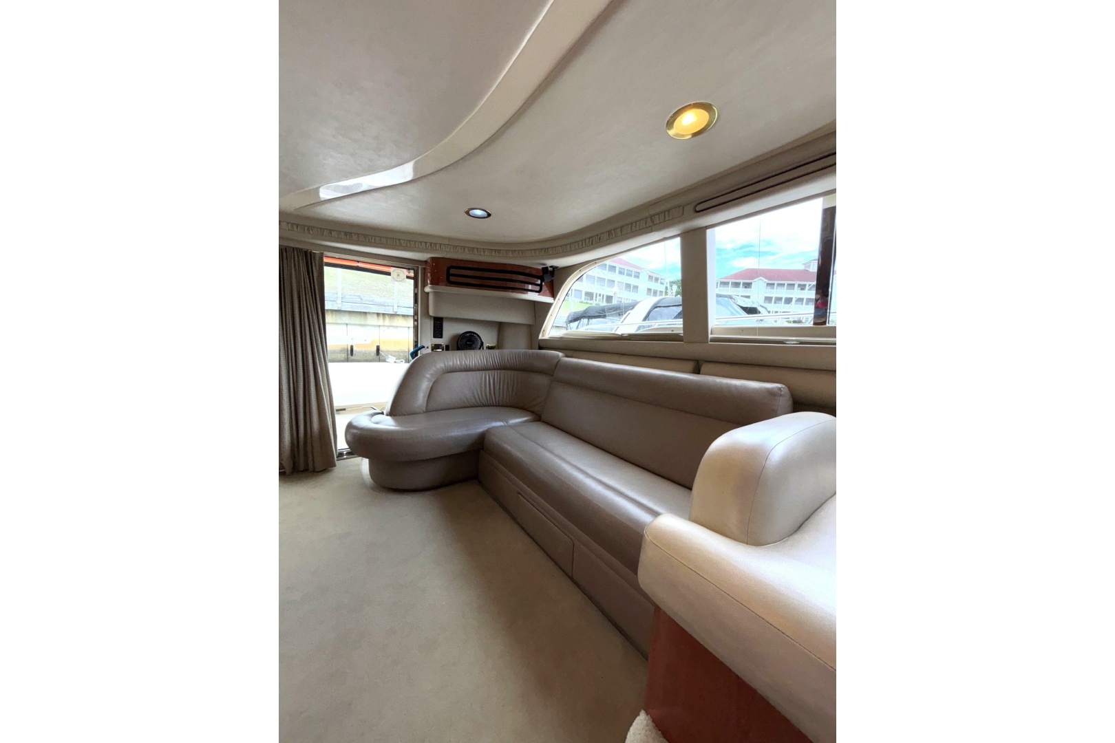 1999 Sea Ray 480 Sedan Bridge - Image 38