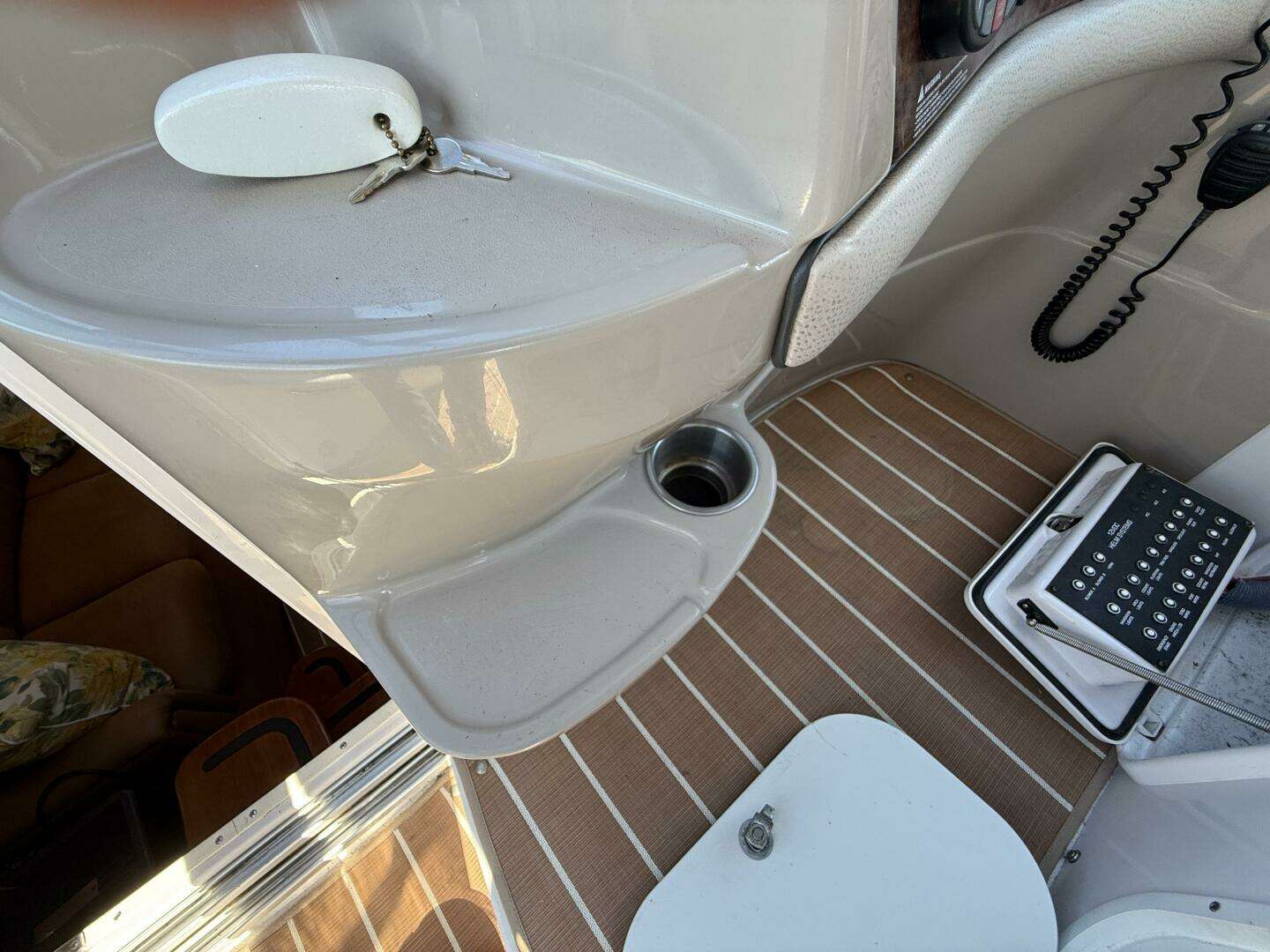 2006 Four Winns 318 Vista - Image 30