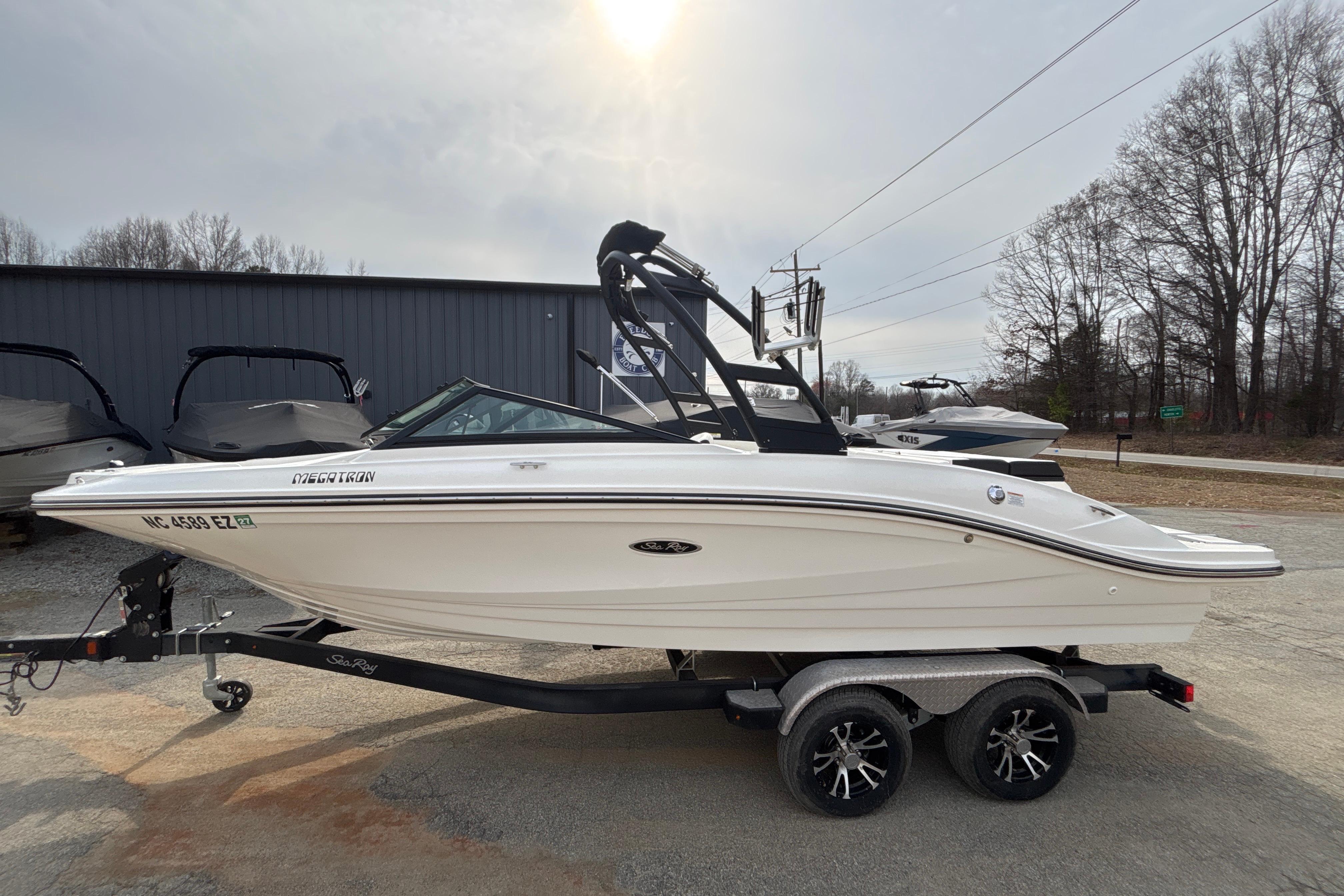 2023 Sea Ray SPX 210