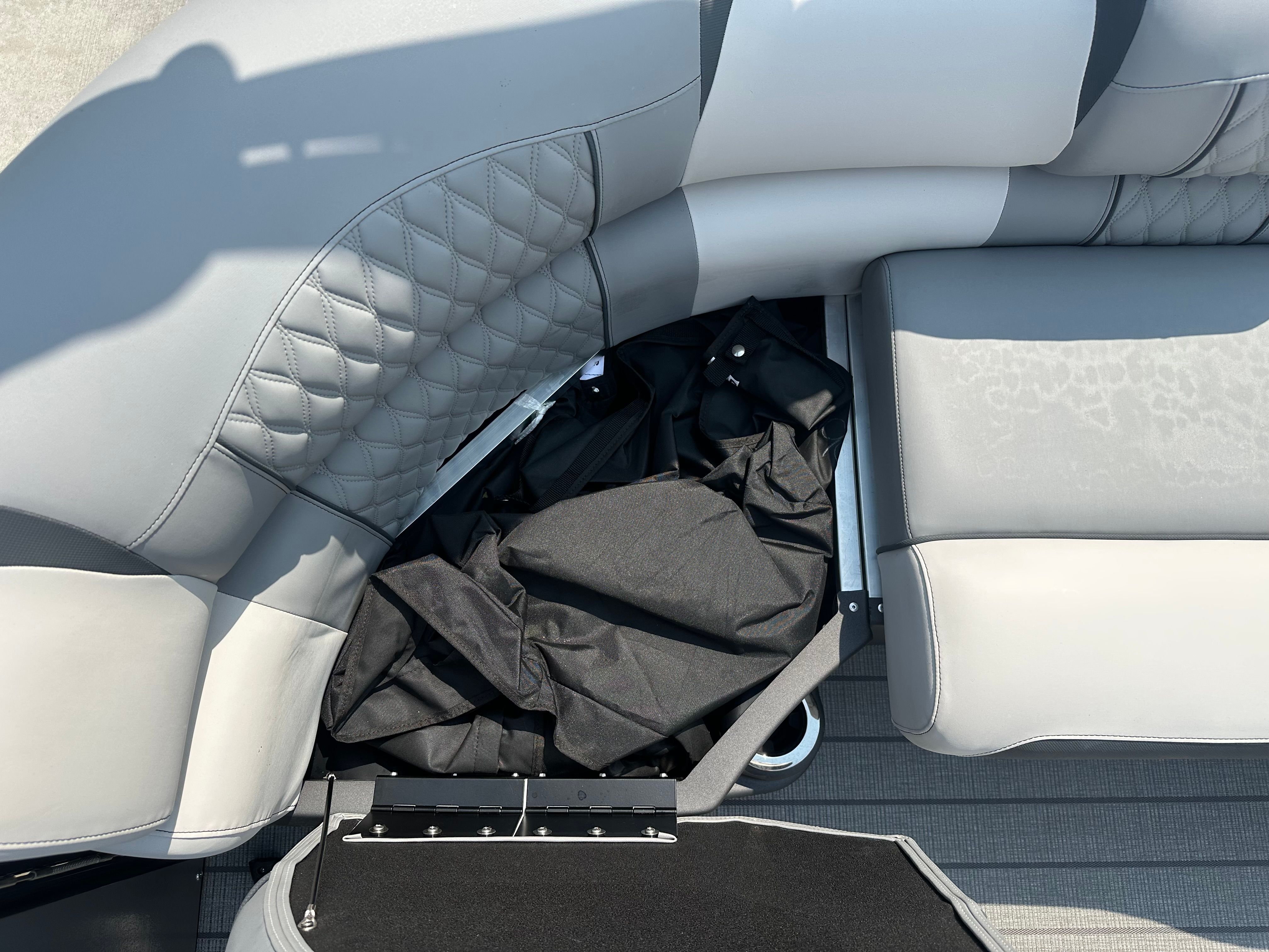 2025 Avalon Catalina Quad Lounge Shift - 23' - 17