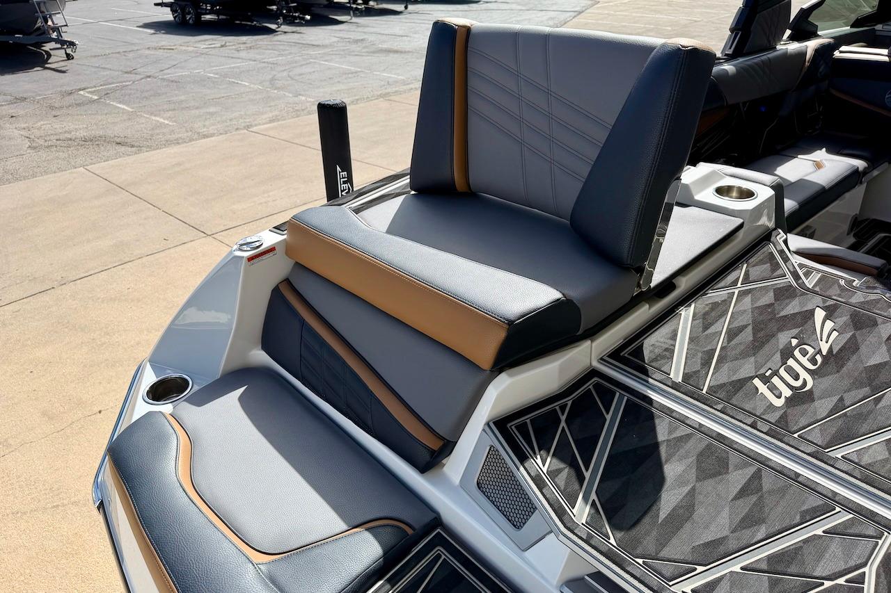 2025 Tigé Ultré 25ZX boat seating with stylish upholstery and modern design.