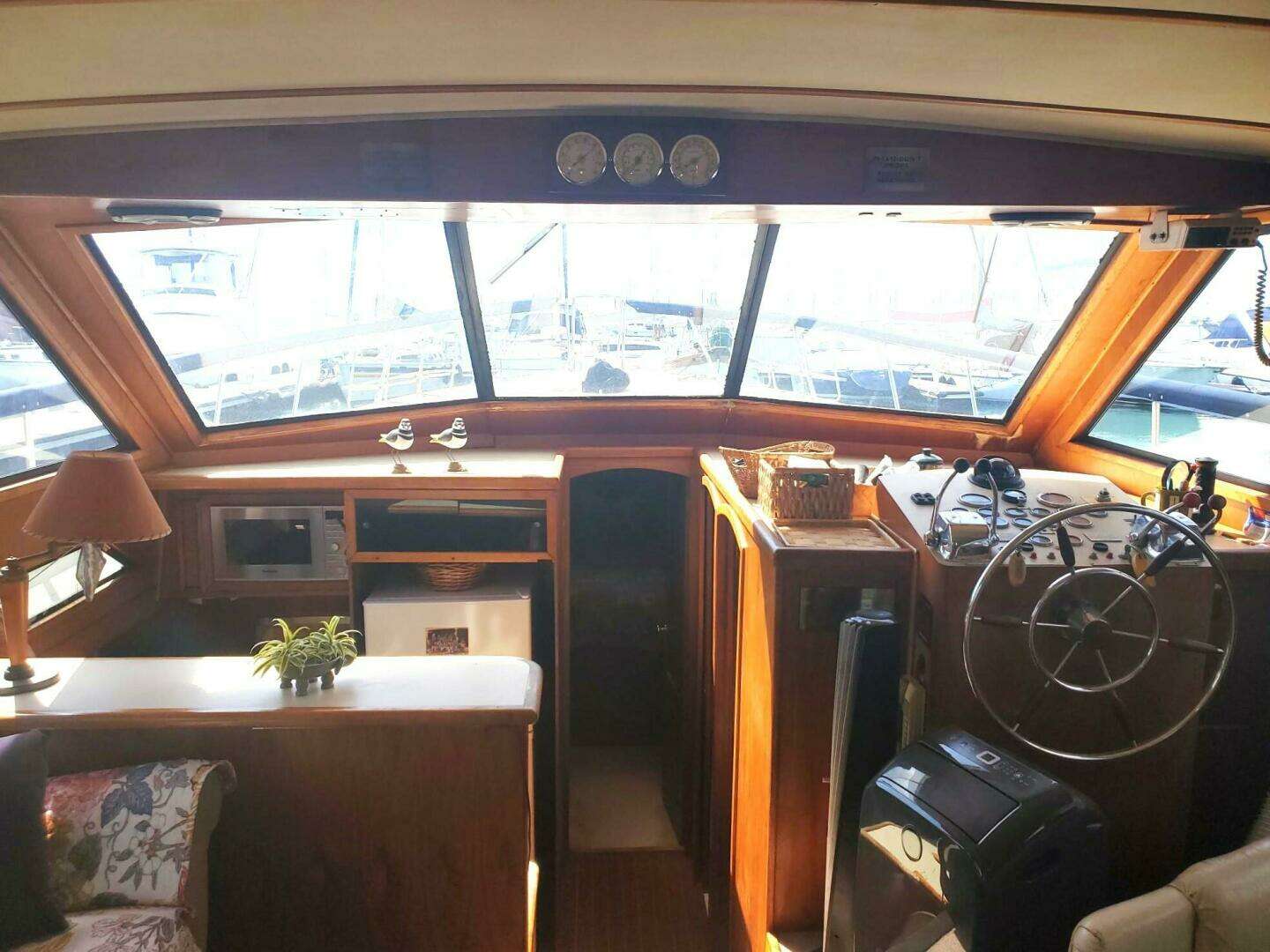 1985 Californian 5239 Cockpit Motor Yacht - Image 16
