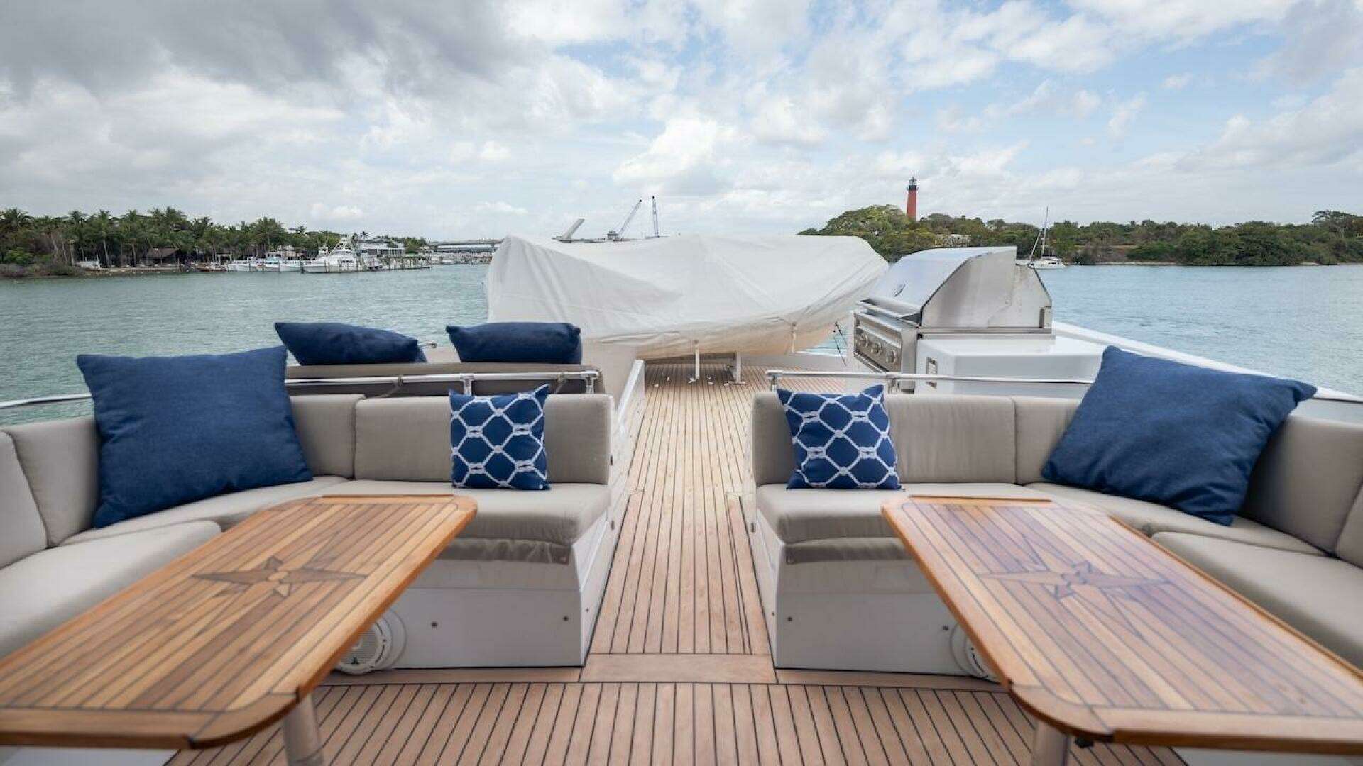 1998 Hatteras Sport Deck - Image 22