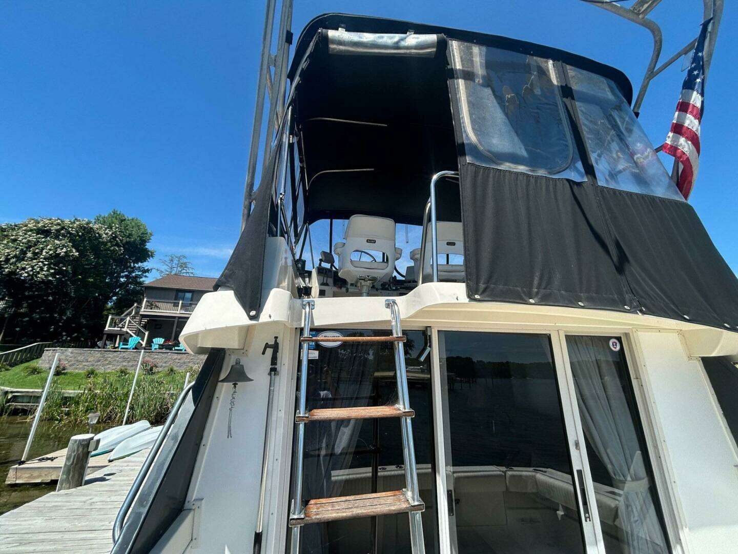 1990 Silverton 34 Convertible - Image 10