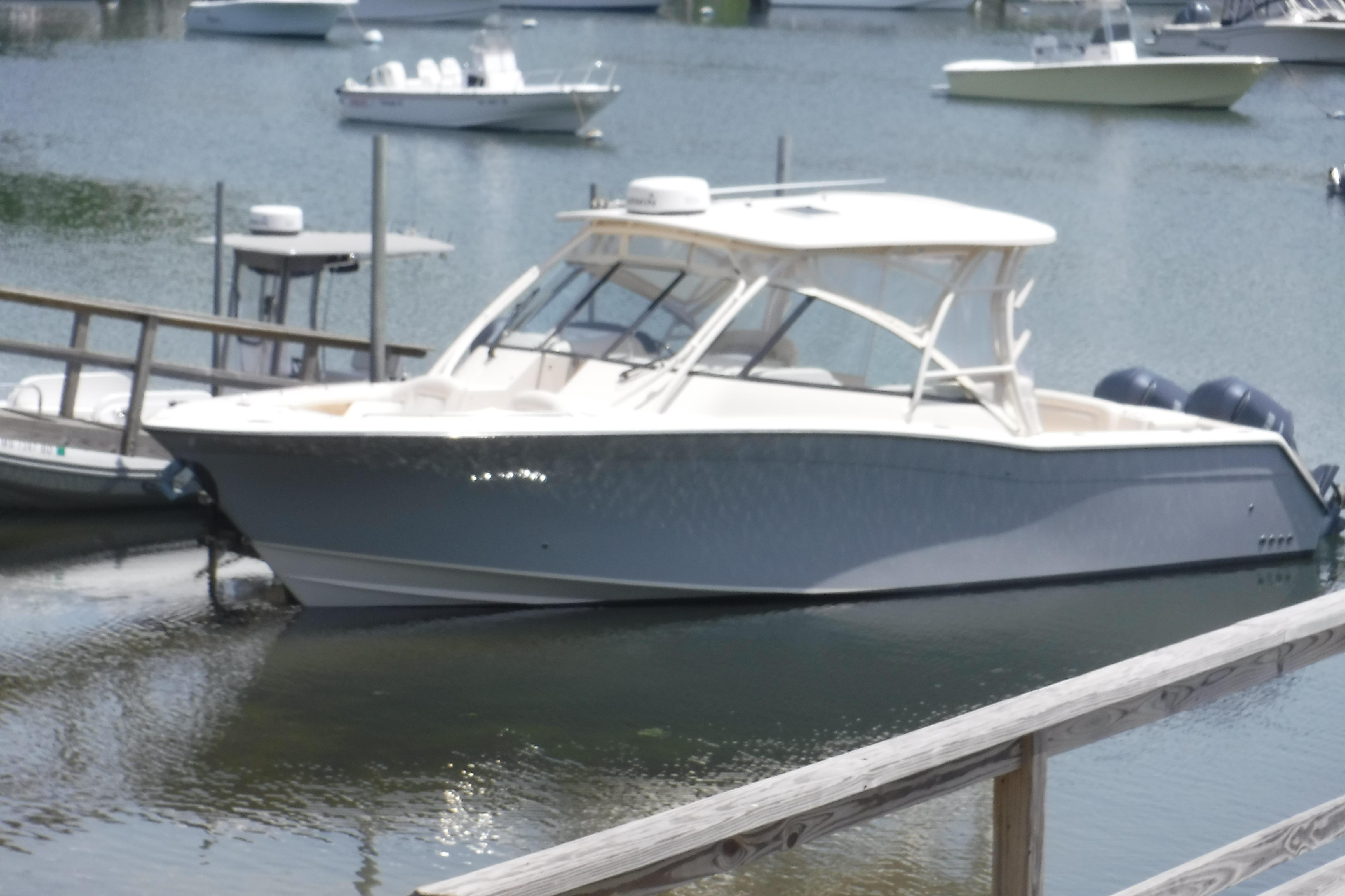 2016 Grady-White Freedom 335