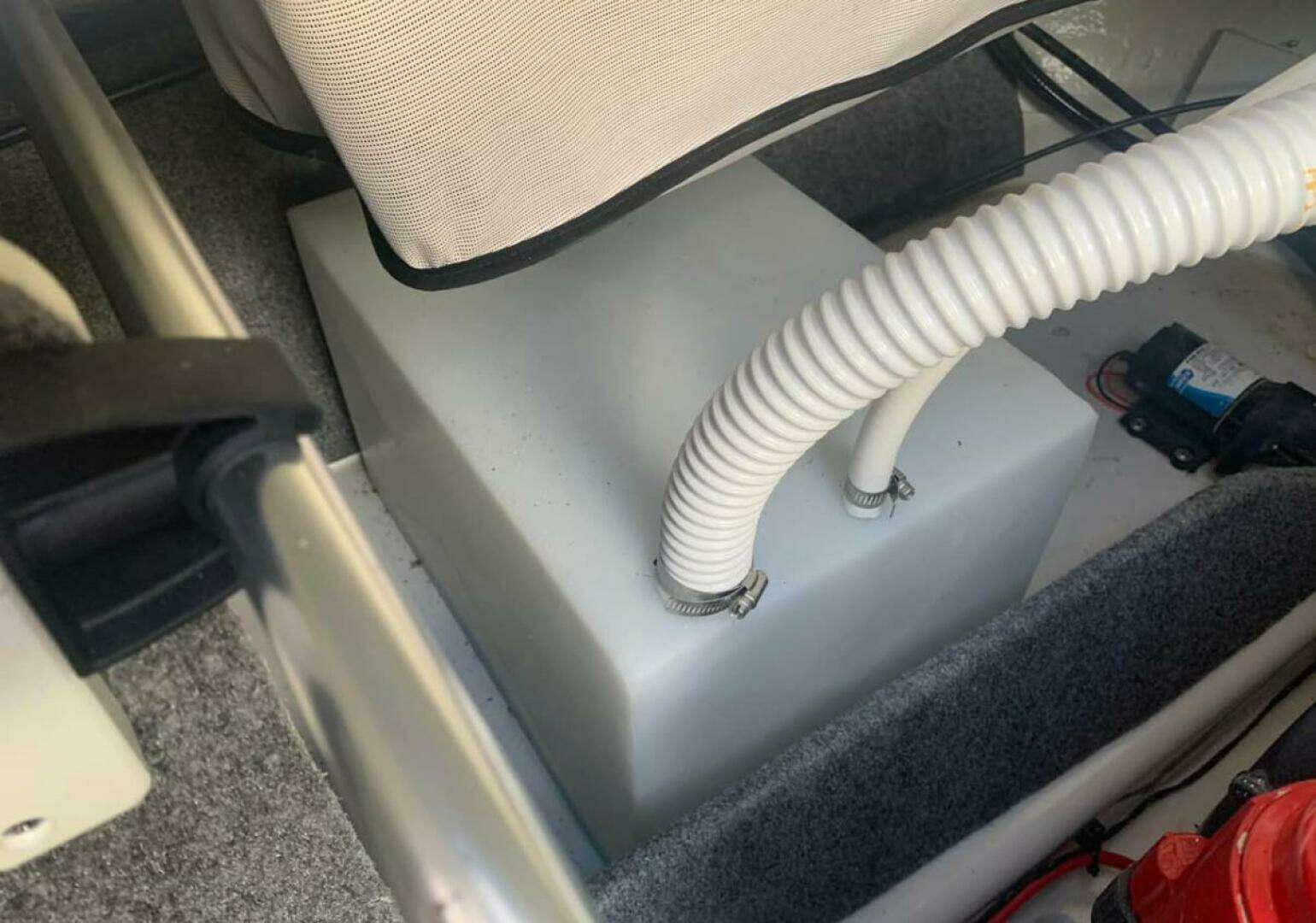 2018 Glastron GT 245 - Image 14
