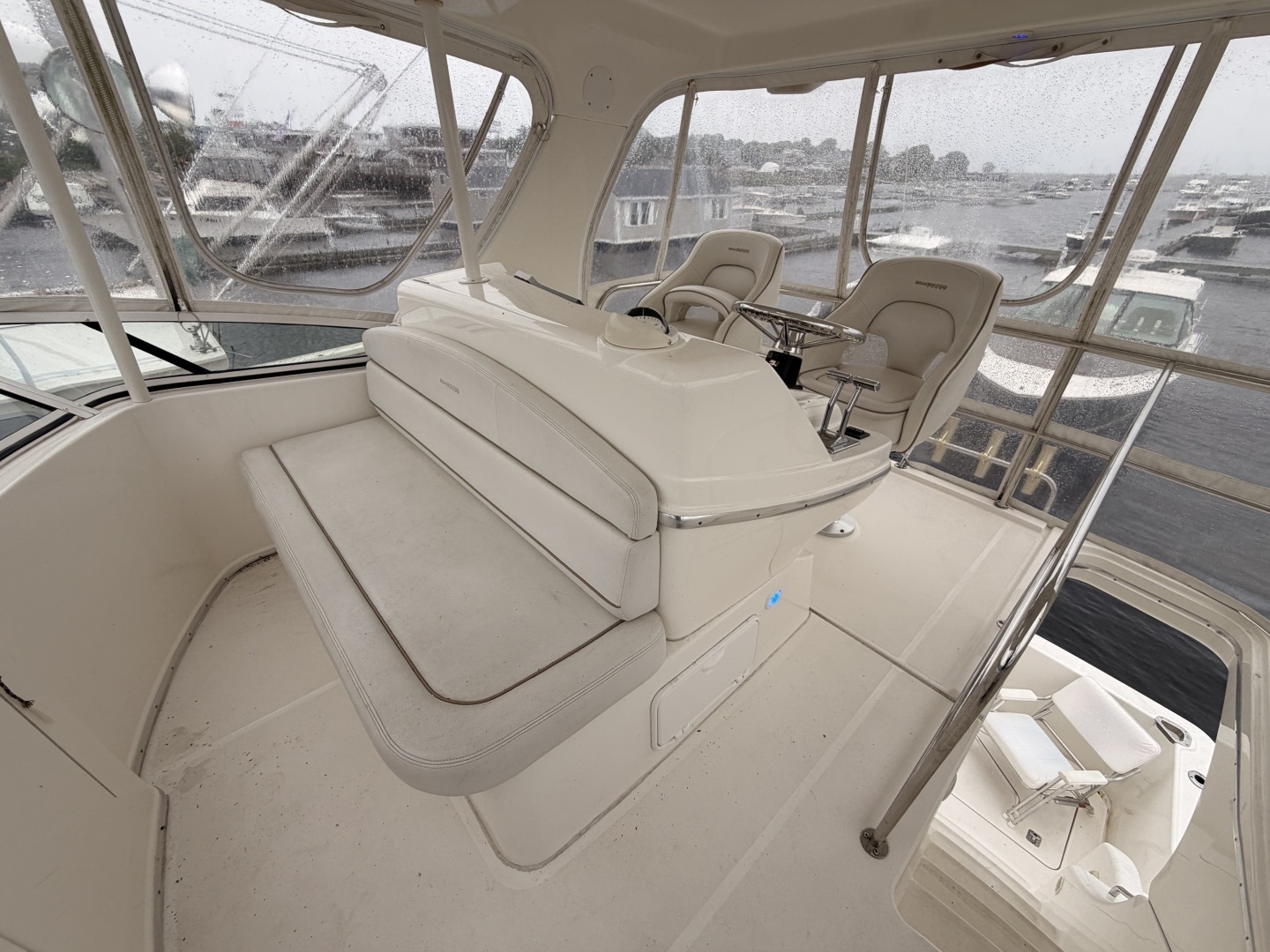 2006 Silverton 38 Convertible - Image 27