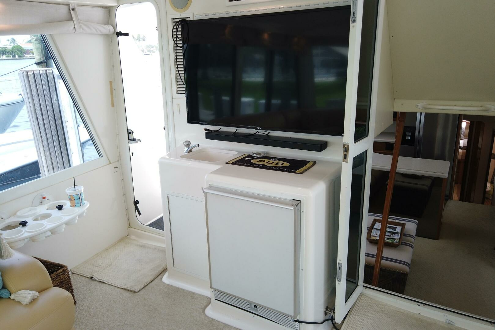 1999 Viking Motoryacht - Image 16