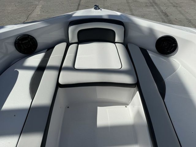 2025 Yamaha Boats SX195 - 9