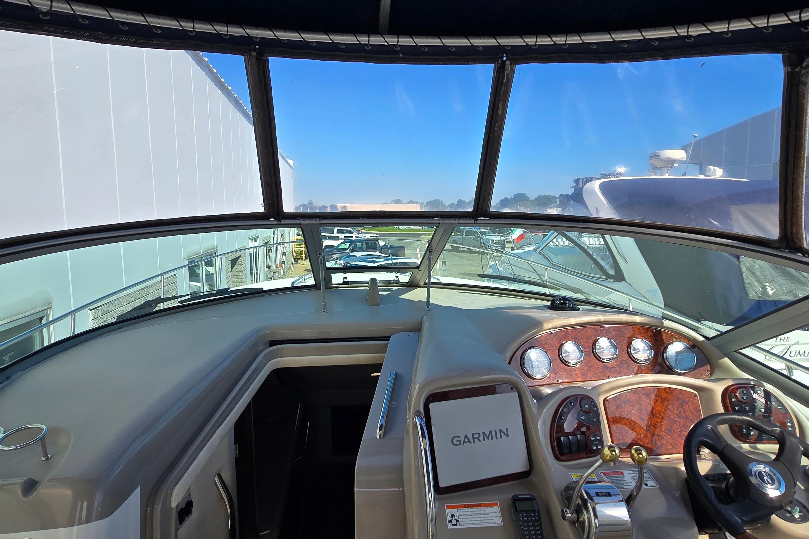 Cockpit view of 2007 Sea Ray 340 Sundancer with Garmin navigation system.