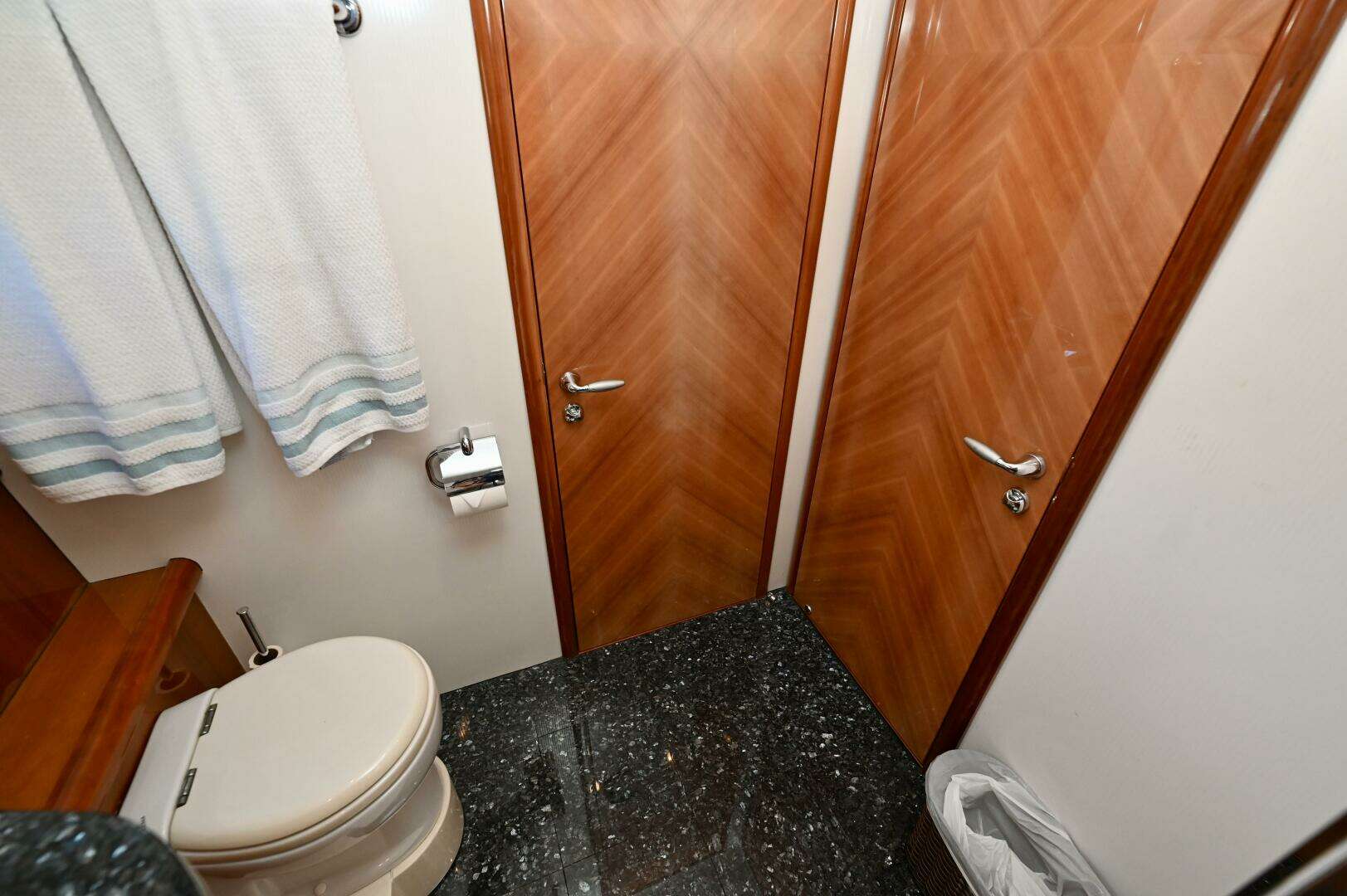 2005 Sunseeker Yacht - Image 36
