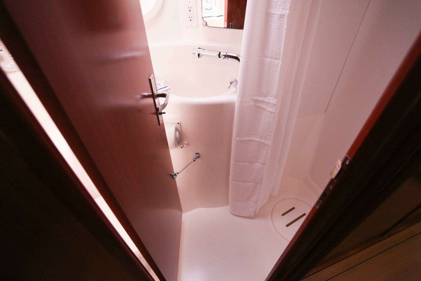 2012 Leopard owners version never in charter - Image 84