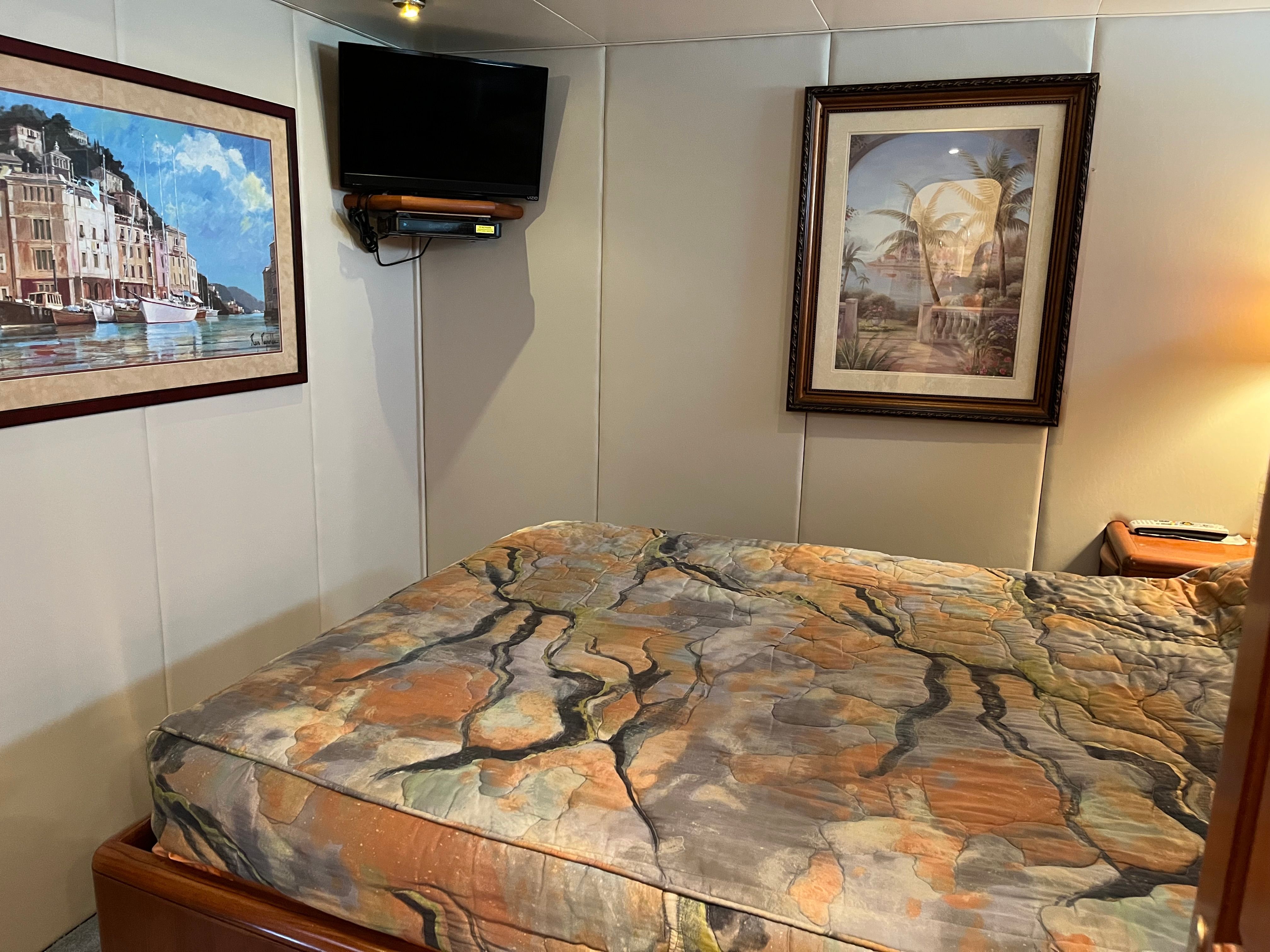 1994 Viking Motor Yacht - 9