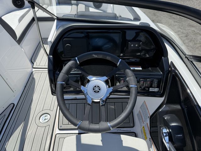 2024 Yamaha Boats 195S - 11