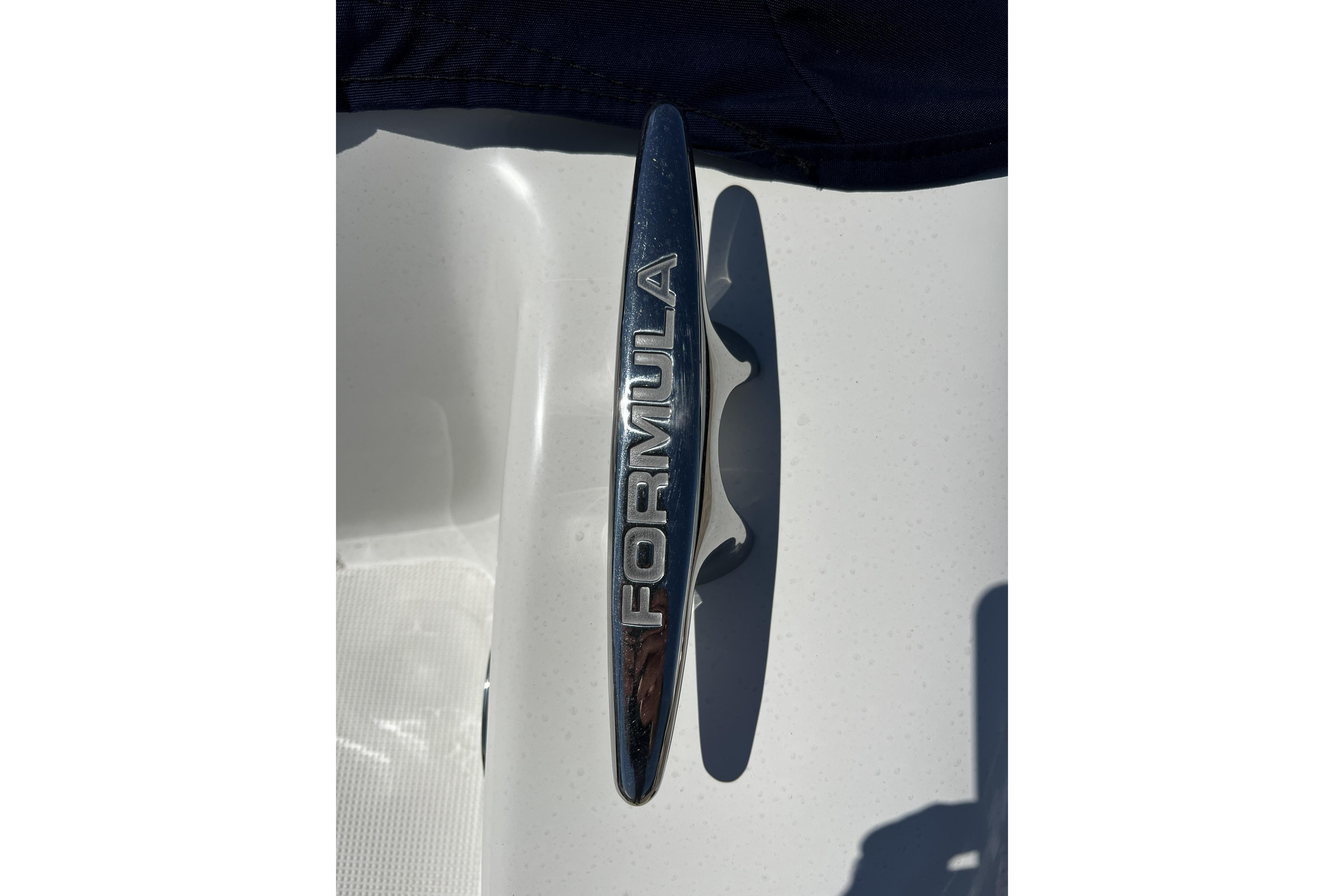 Chrome "Formula" emblem on 2017 Formula 292 FASTech boat.