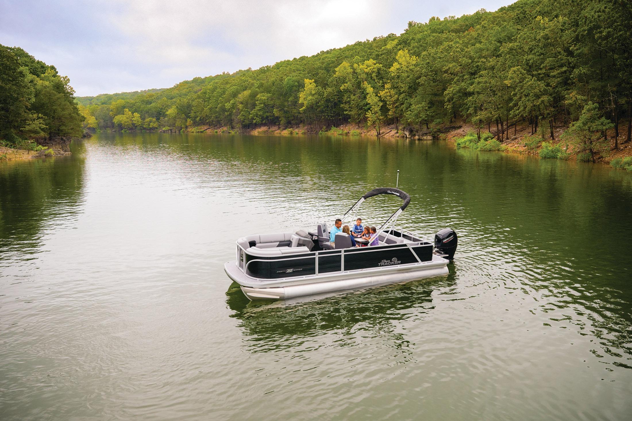 2026 Sun Tracker Party Barge 22 RF DLX - 87