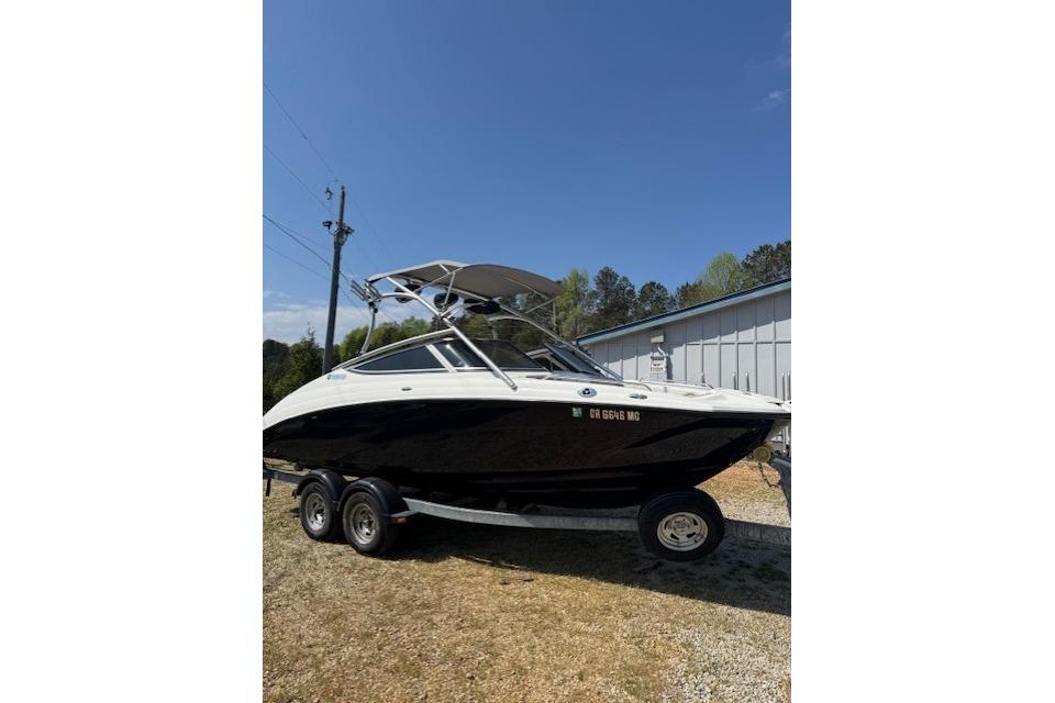 2012 Yamaha Boats AR210