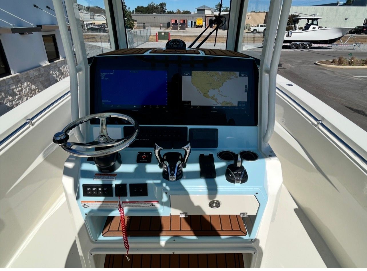 2026 Cobia 285CC - 15