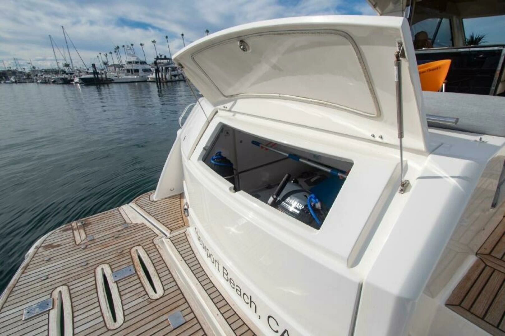 2012 Riviera 50 Sport Yacht - Image 21
