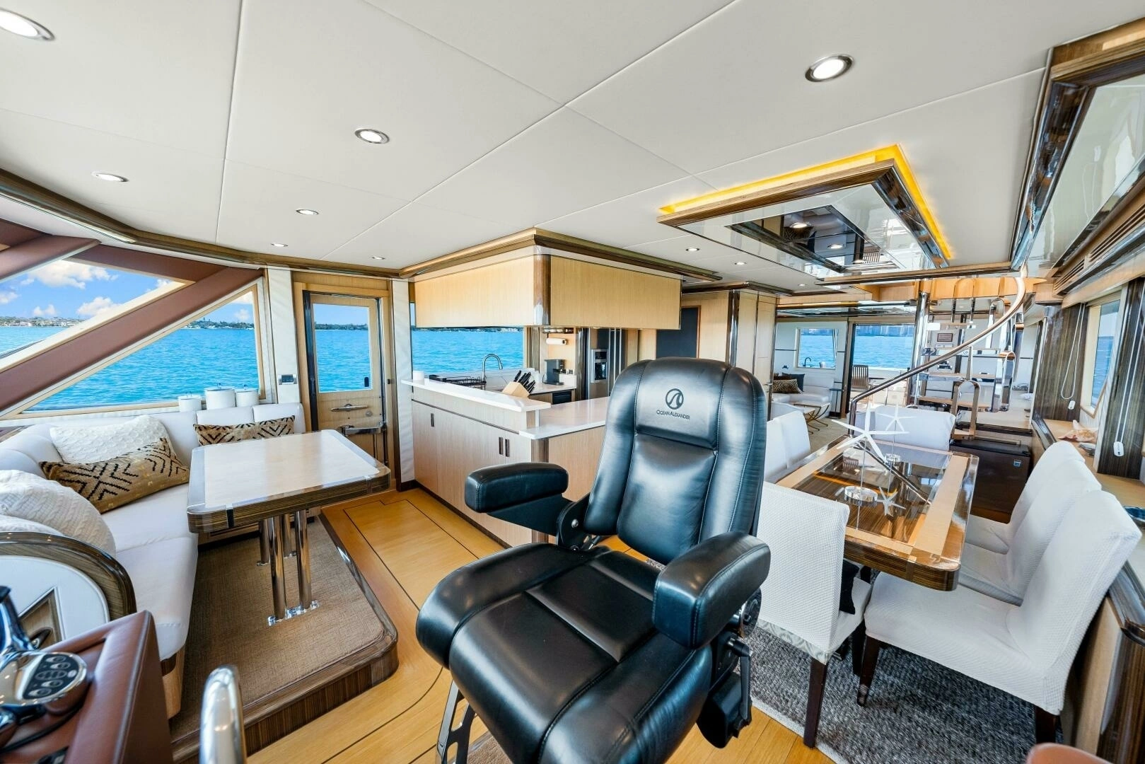 2010 Ocean Alexander 83 Motor Yacht - Image 25