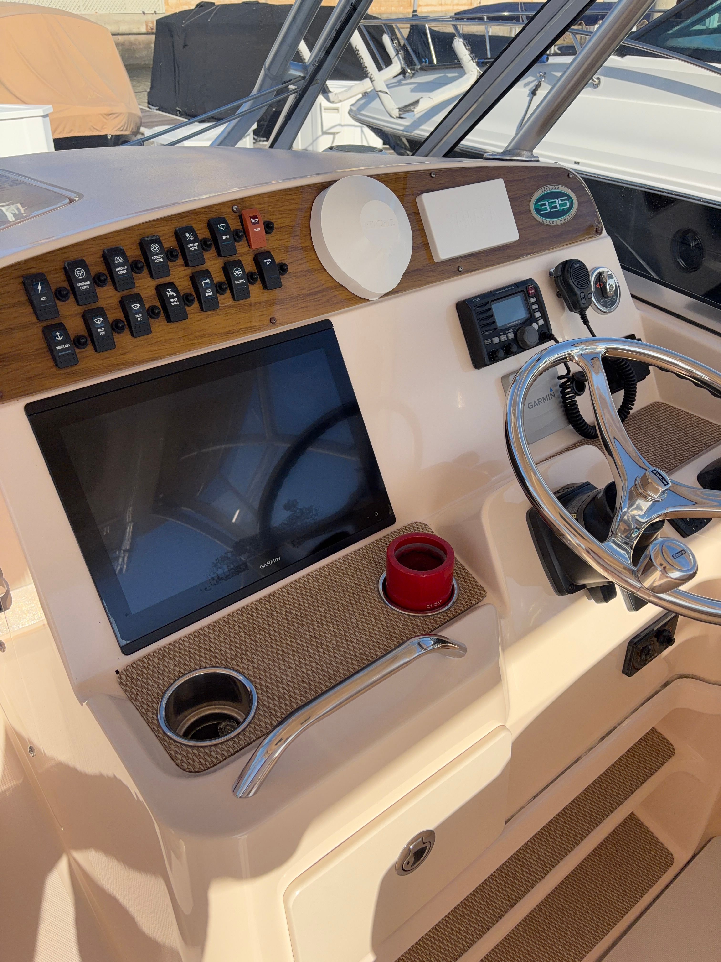 2013 Grady-White Freedom 335 - 9