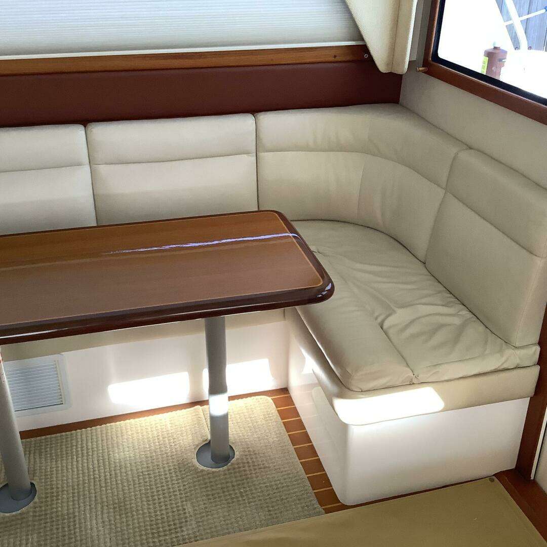 2006 Cabo 35 Flybridge Sportfish - Image 21