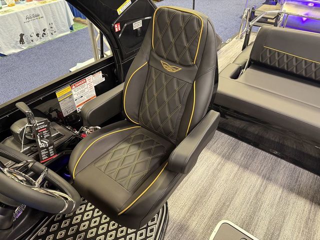 2026 Bennington QX Swingback 25 QXSBA Tritoon - 19