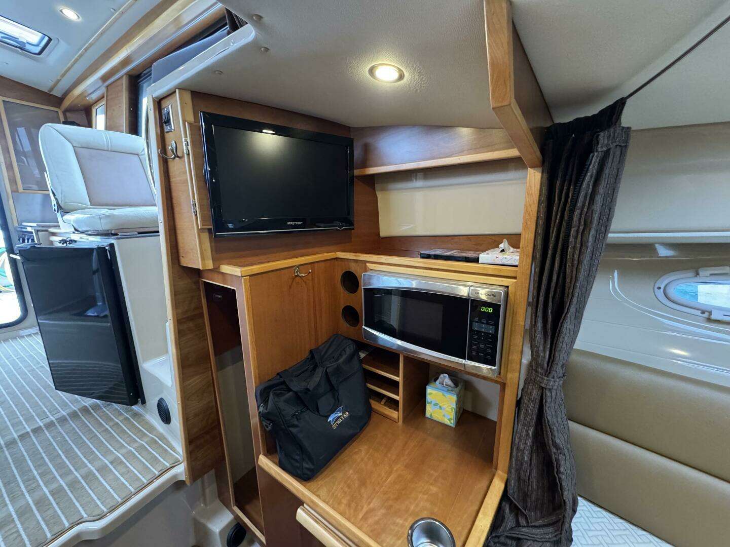 2014 Cutwater 28 - Image 12