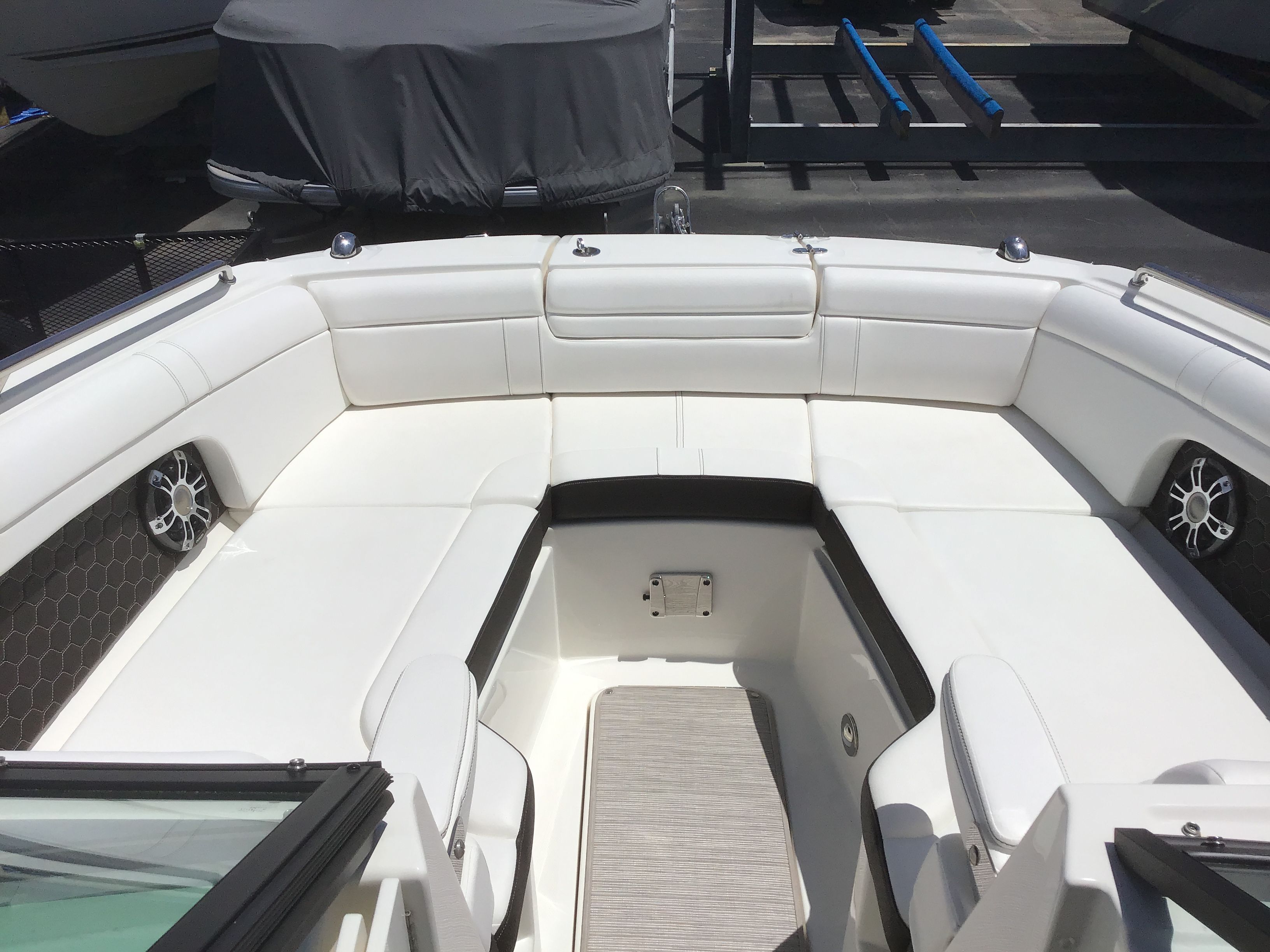 2019 Sea Ray SDX 270 Outboard - 7