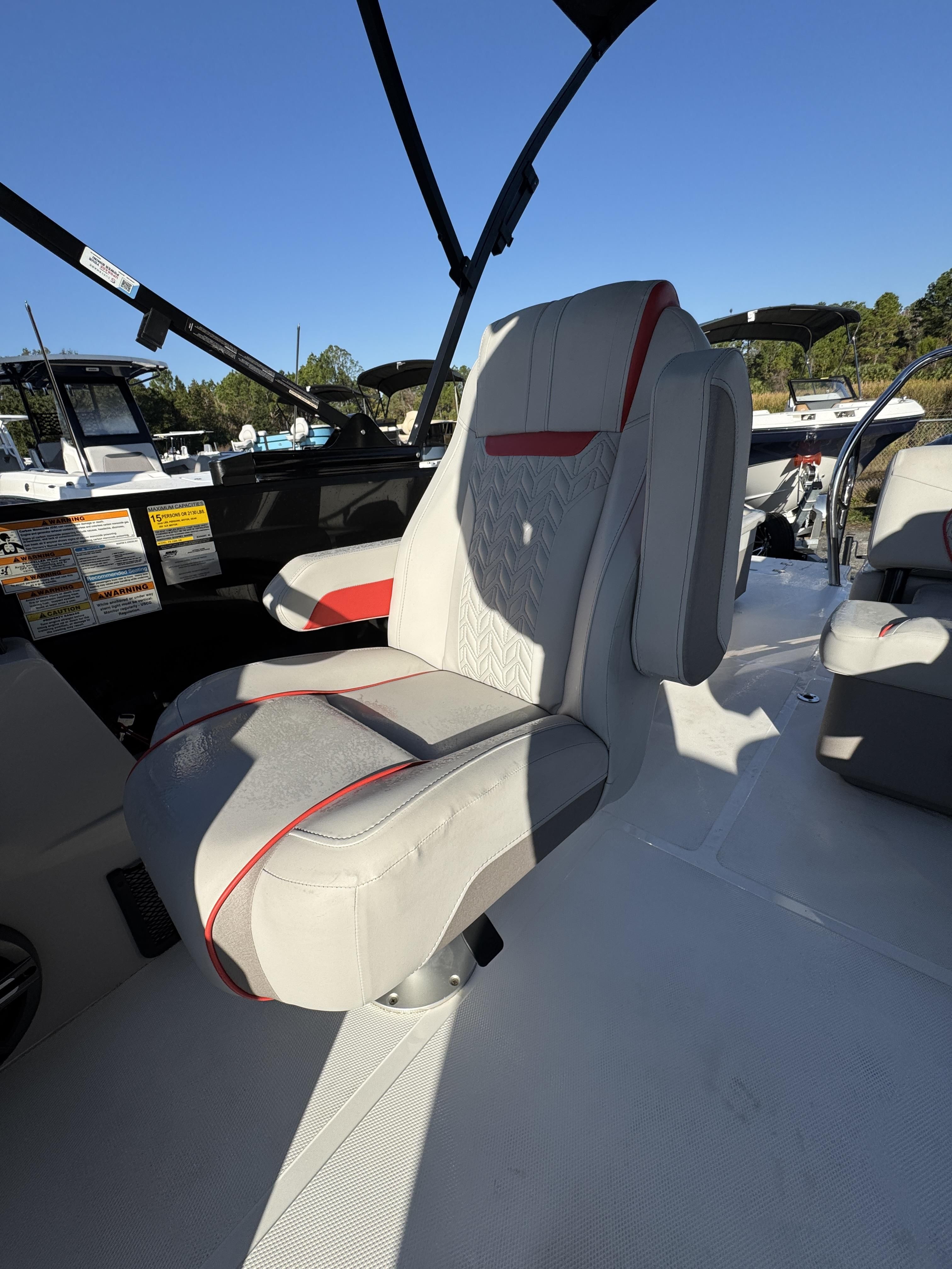 2025 Hurricane FunDeck OB FD 2360 SFL OB - 40