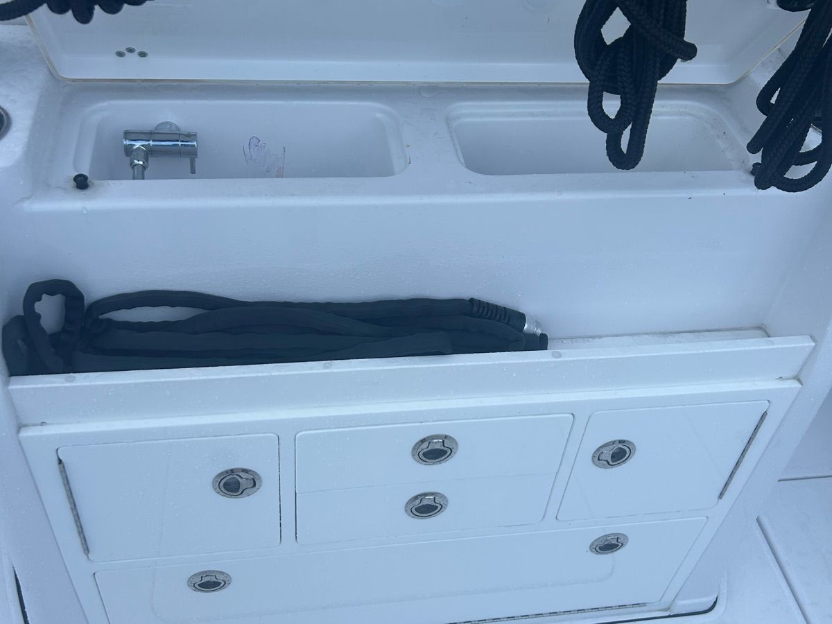 2025 Sportsman Open 322 Center Console - 29