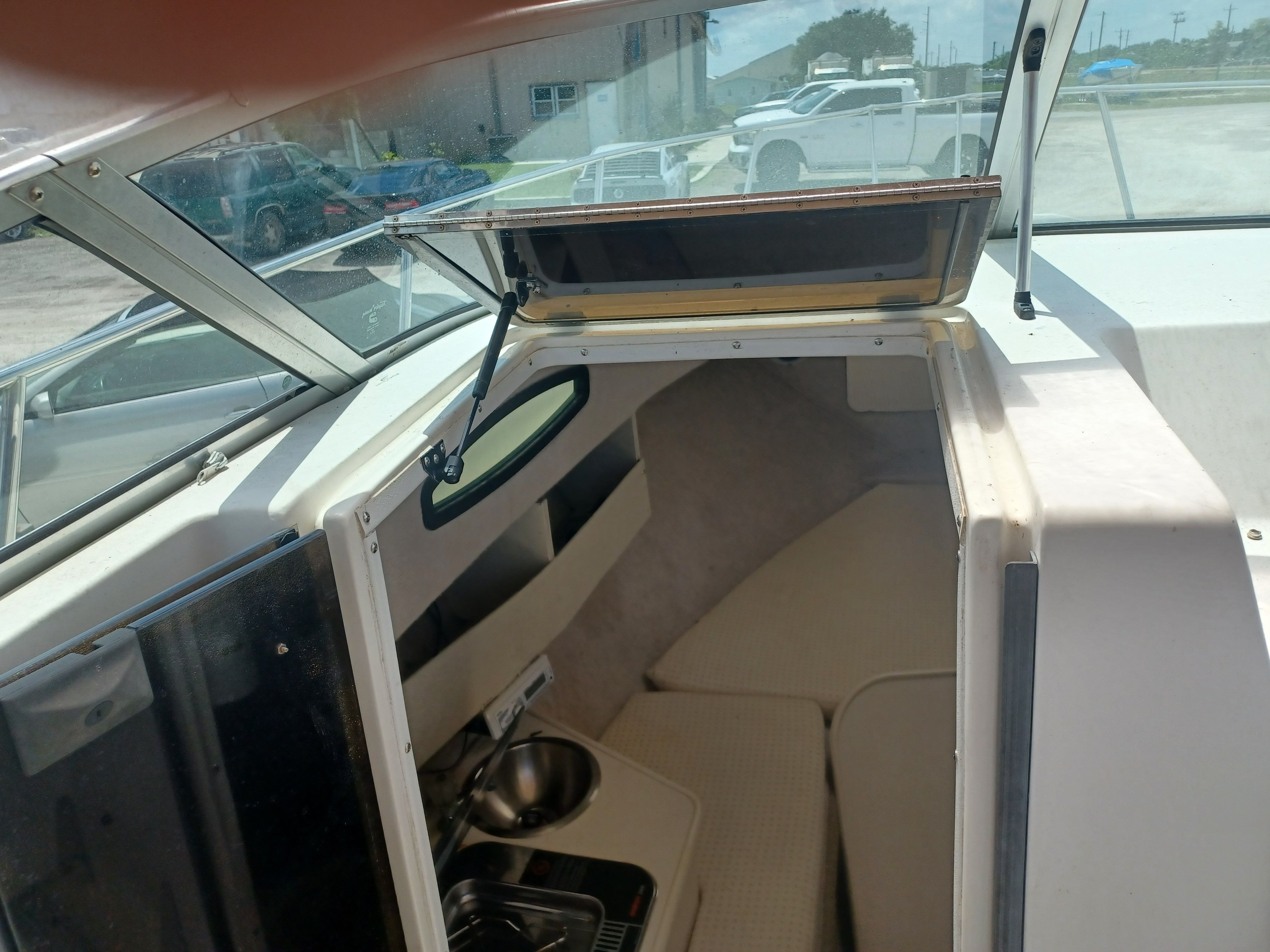 2004 Wellcraft 24 Coastal Walkaround - 3
