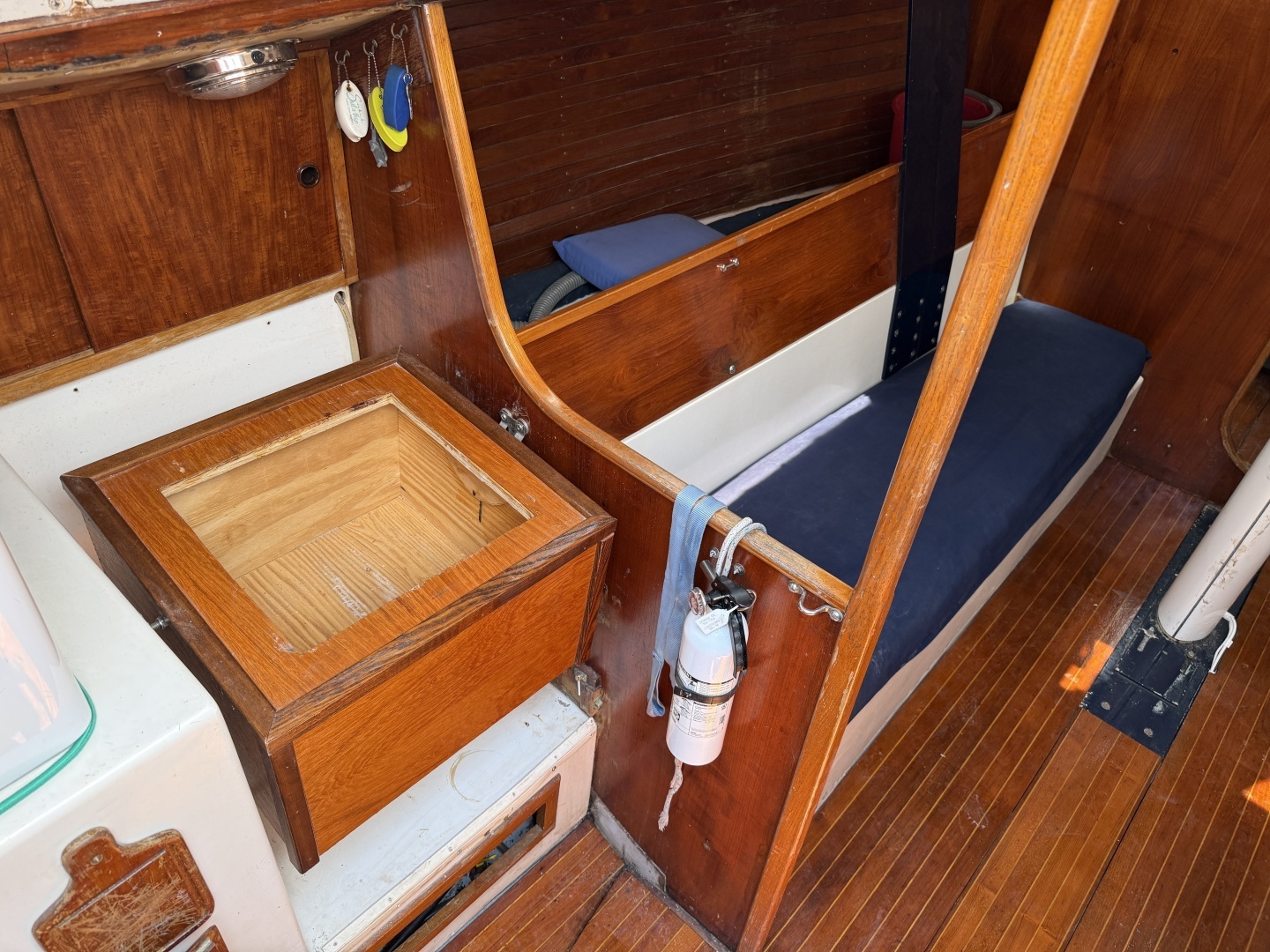 1984 Peterson 34 - Image 21