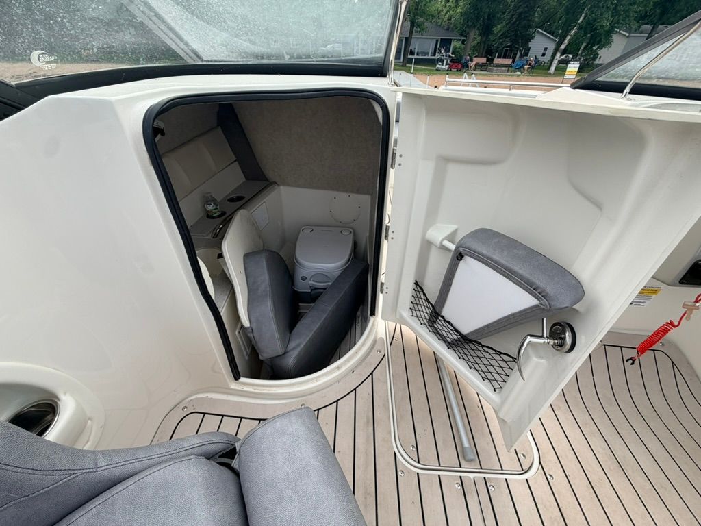 2021 Stingray 231 DC - 10