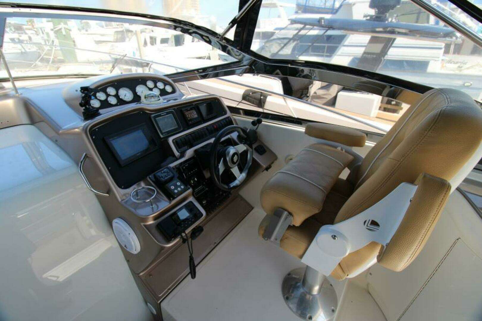 2002 Regal 4260 Commodore - Image 18