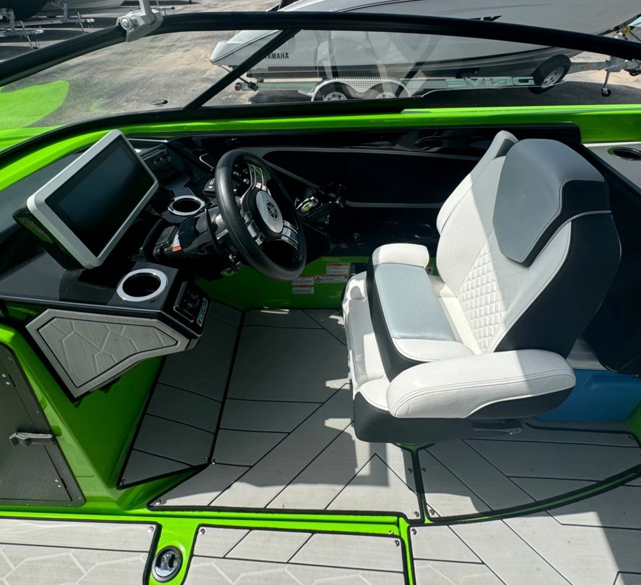 2022 Yamaha Boats 255XD - 6
