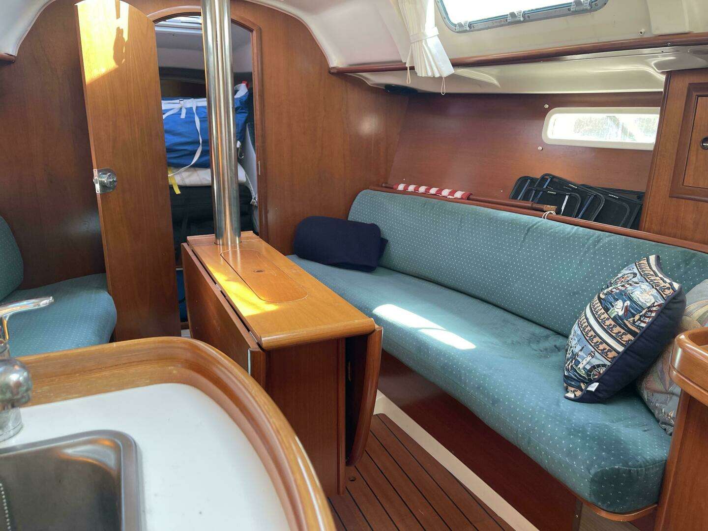 2000 Beneteau 311 - Image 20