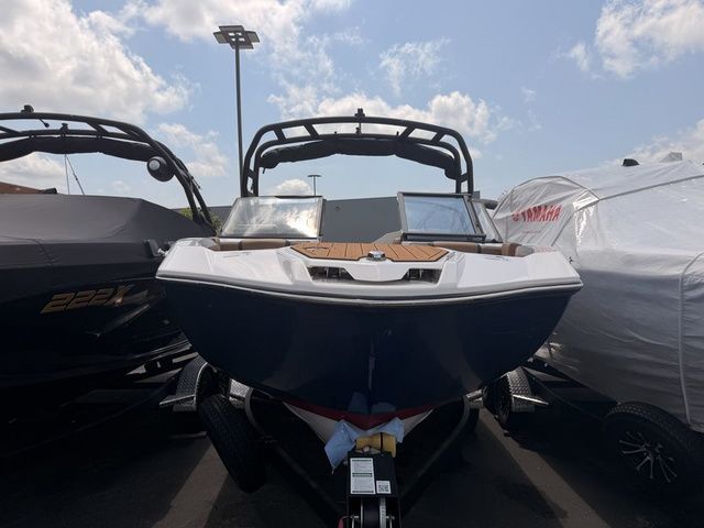 2026 Yamaha Boats 222SE - 2