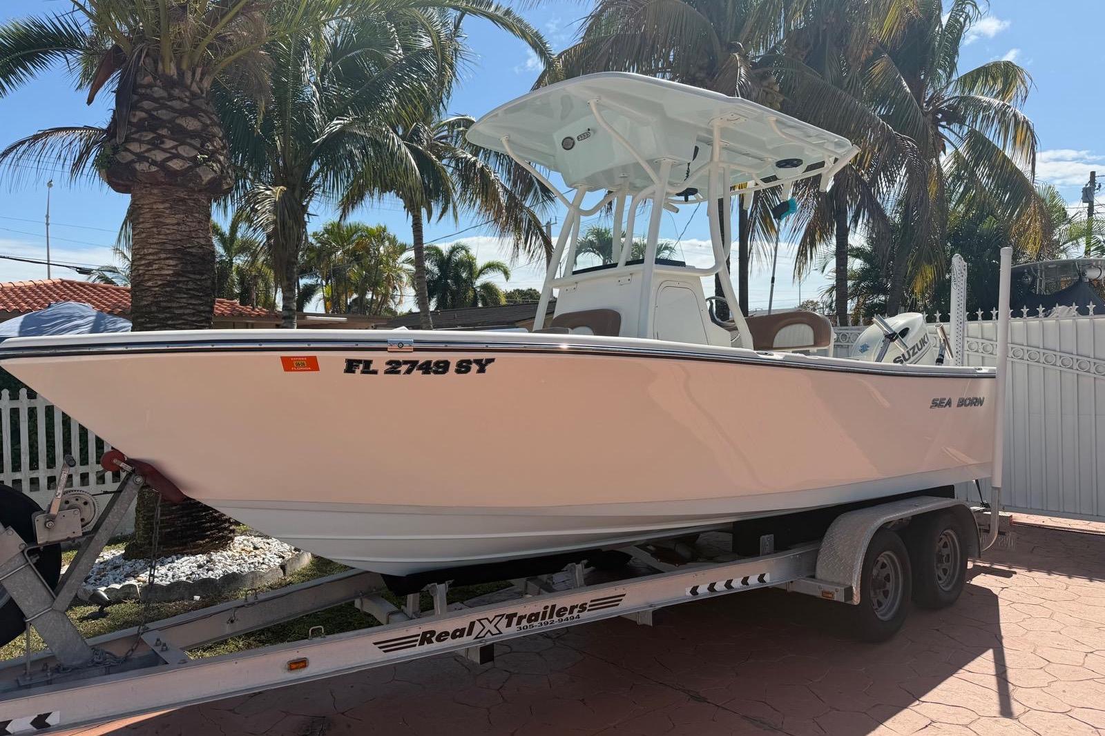 2020 Sea Born LX21 Center Console
